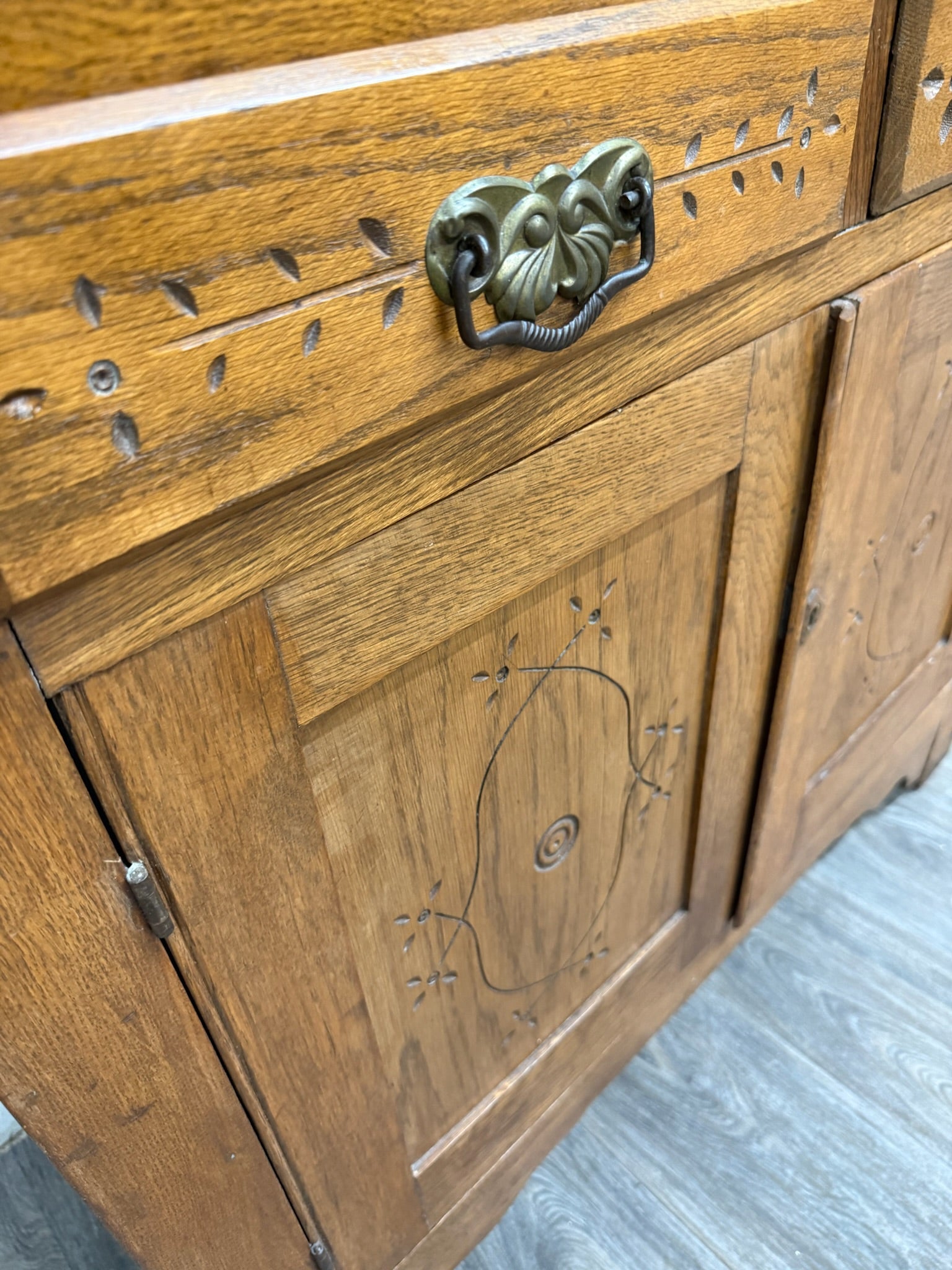 Antique Victorian Early American Quarter Sawn Oak Pie Safe