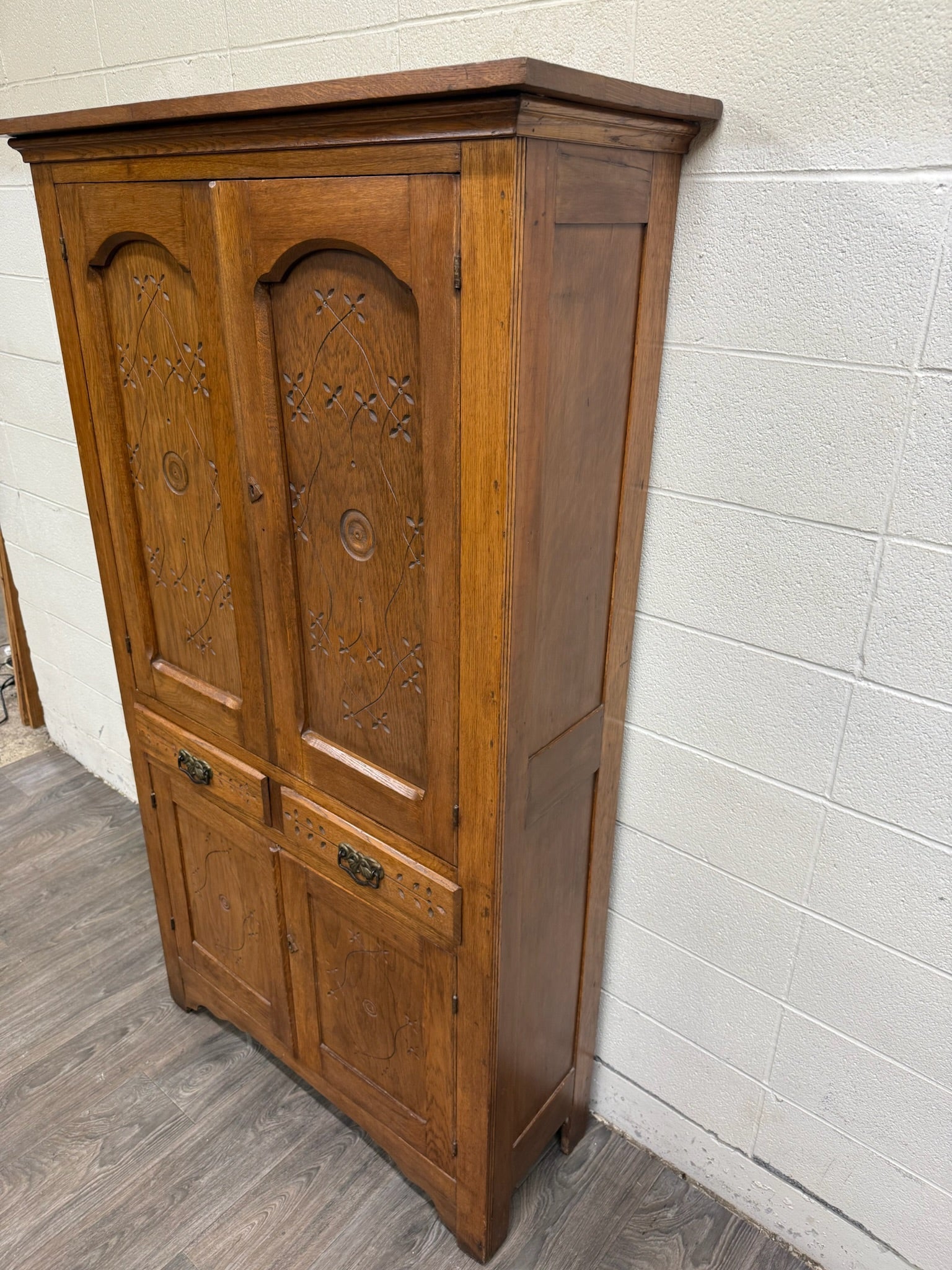 Antique Victorian Early American Quarter Sawn Oak Pie Safe