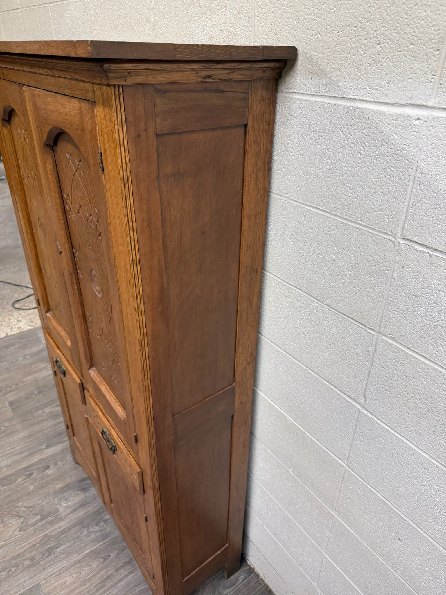 Antique Victorian Early American Quarter Sawn Oak Pie Safe
