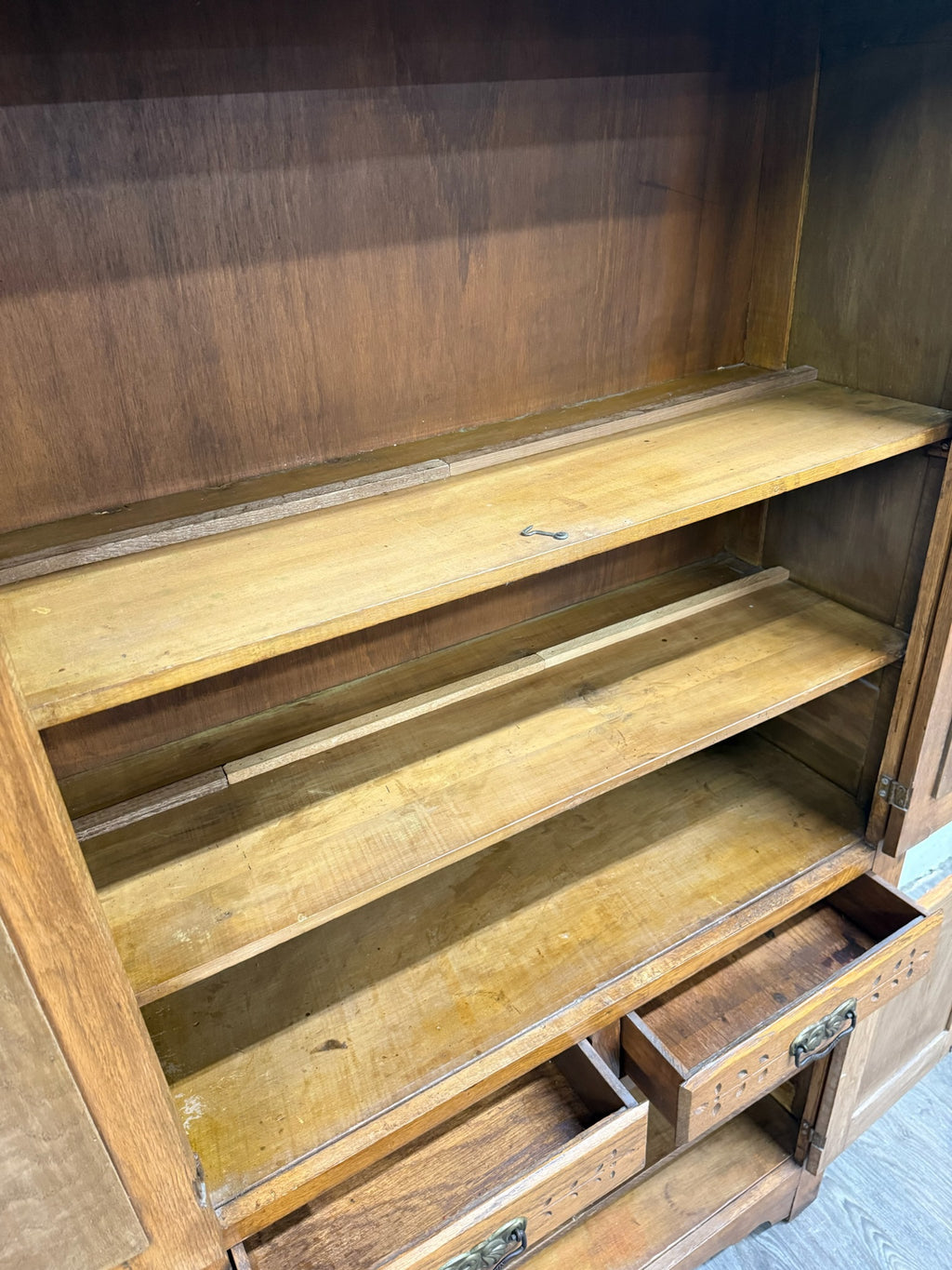 Antique Victorian Early American Quarter Sawn Oak Pie Safe