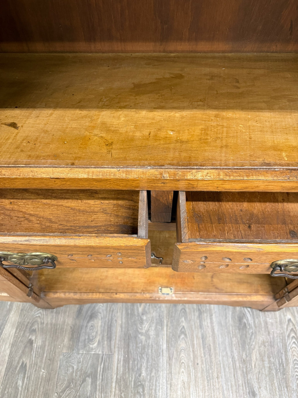 Antique Victorian Early American Quarter Sawn Oak Pie Safe
