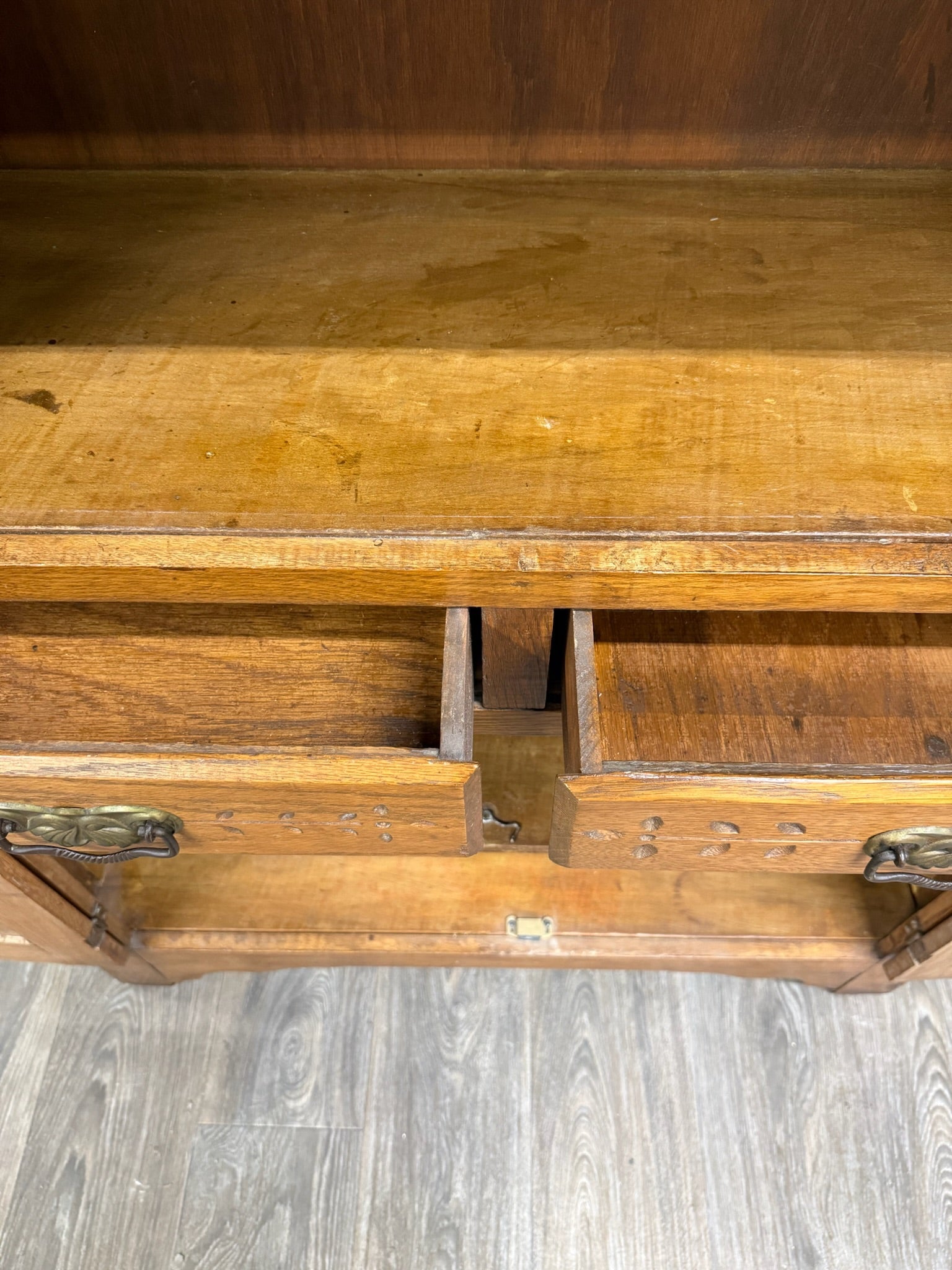 Antique Victorian Early American Quarter Sawn Oak Pie Safe
