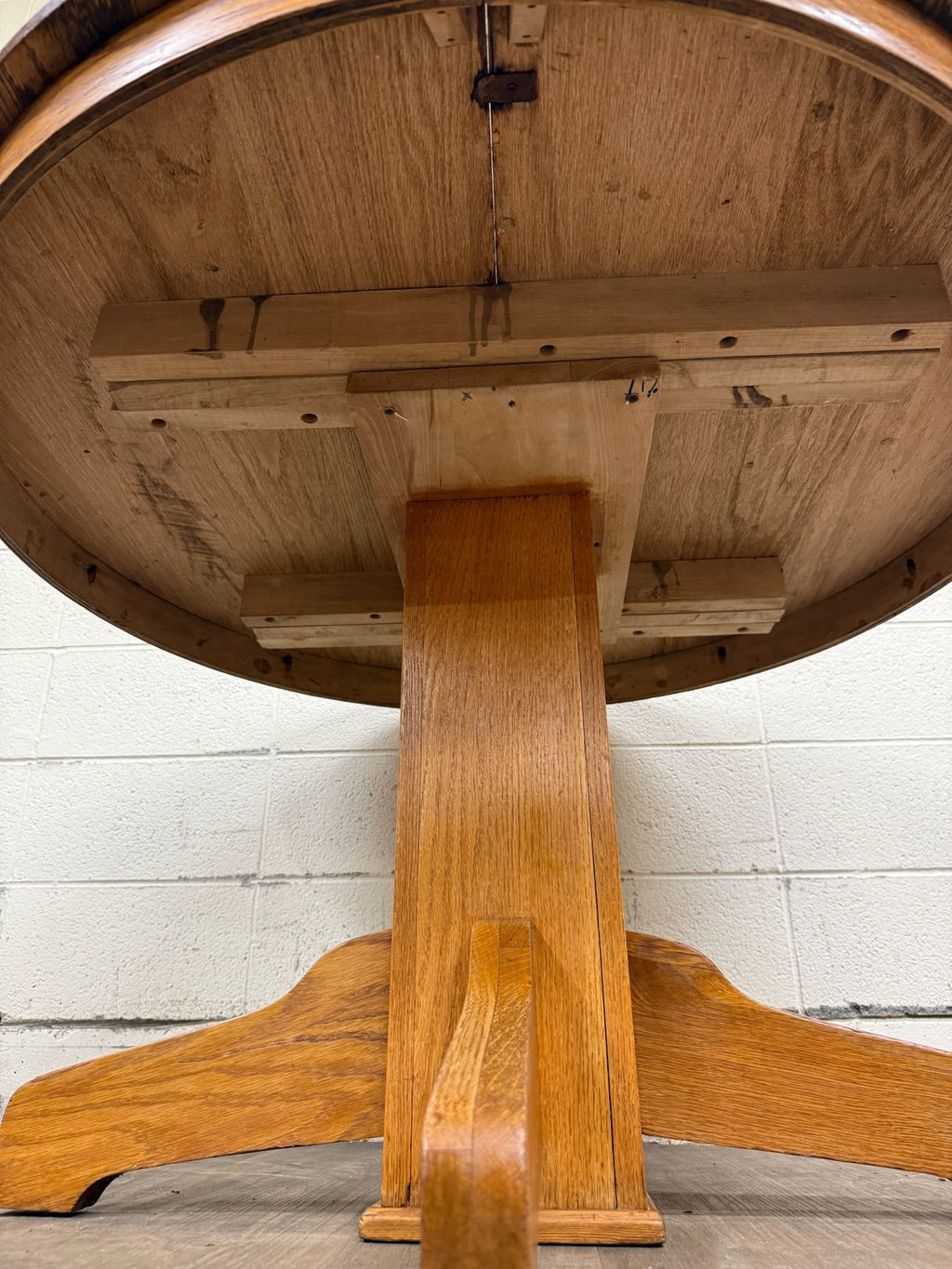 Vintage Solid Oak Round Pedestal Dining Table