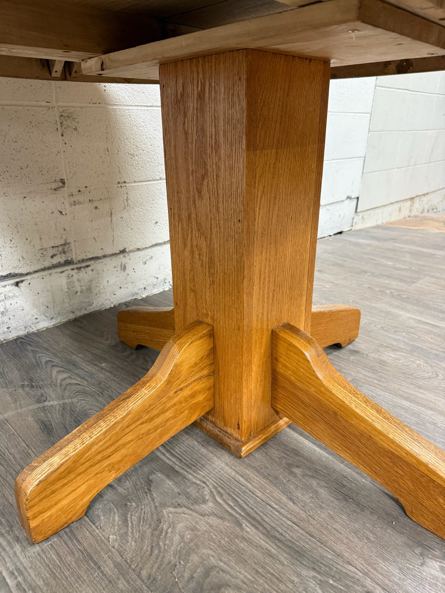 Vintage Solid Oak Round Pedestal Dining Table