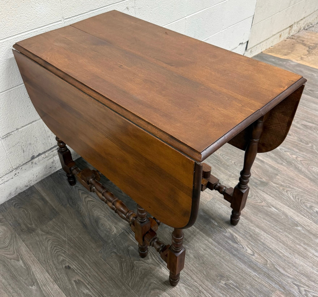 Antique 1920s Colonial Revival Solid Maple Gateleg Drop Leaf Dining Table