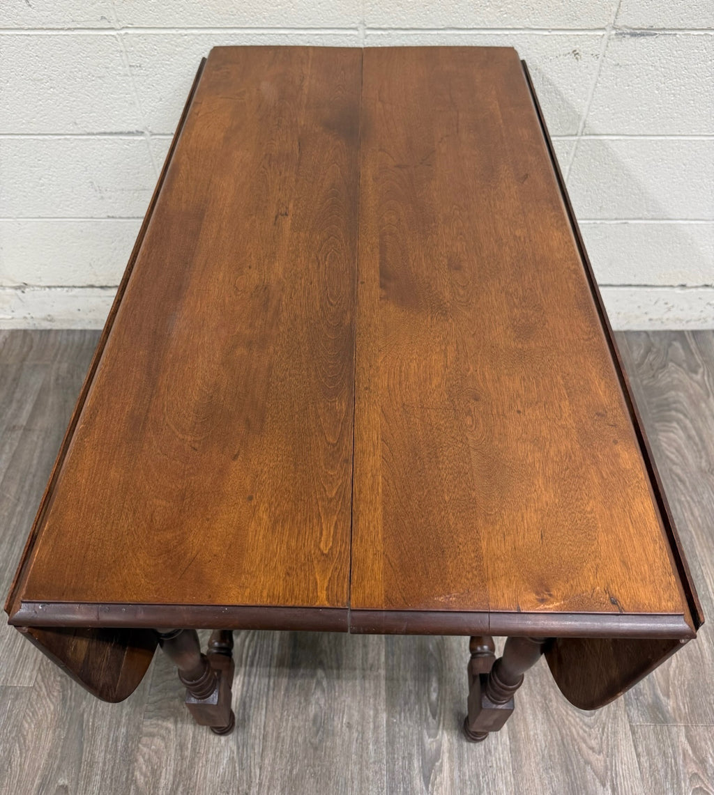 Antique 1920s Colonial Revival Solid Maple Gateleg Drop Leaf Dining Table