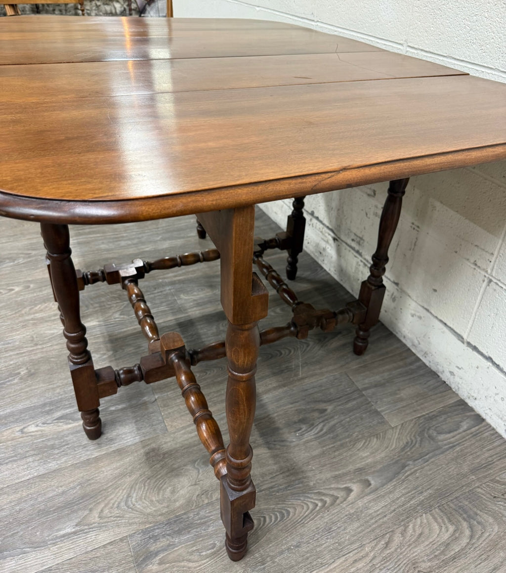 Antique 1920s Colonial Revival Solid Maple Gateleg Drop Leaf Dining Table