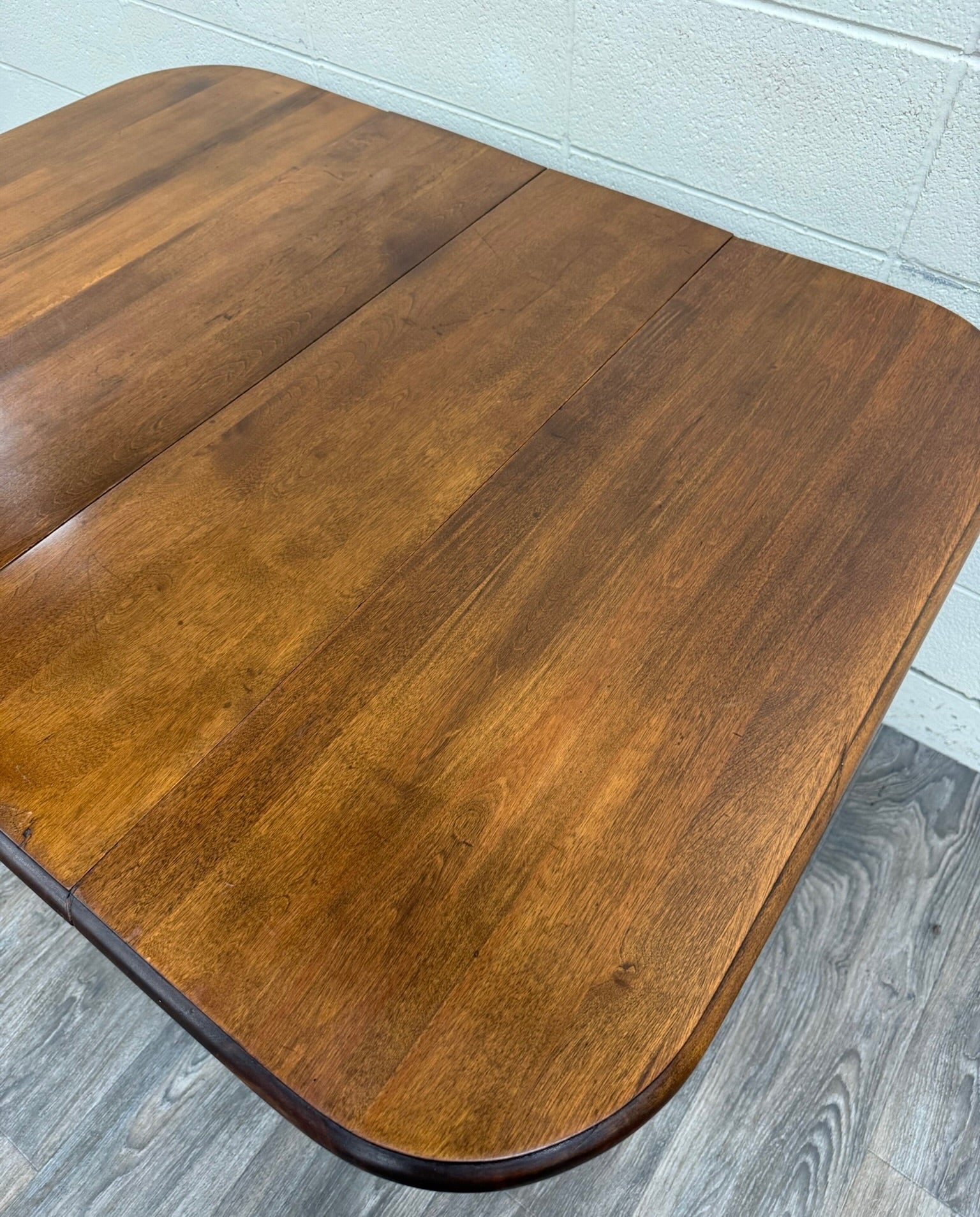 Antique 1920s Colonial Revival Solid Maple Gateleg Drop Leaf Dining Table