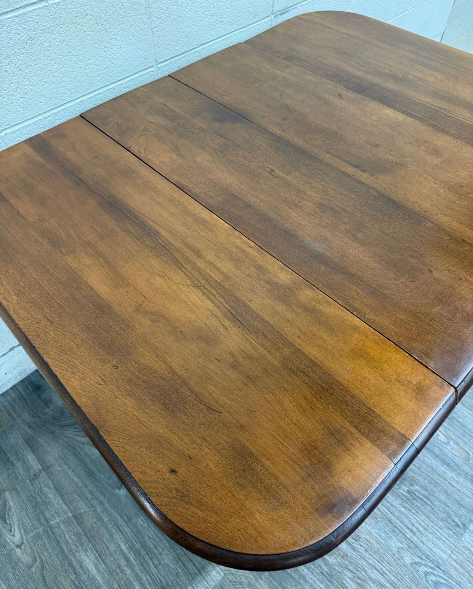 Antique 1920s Colonial Revival Solid Maple Gateleg Drop Leaf Dining Table