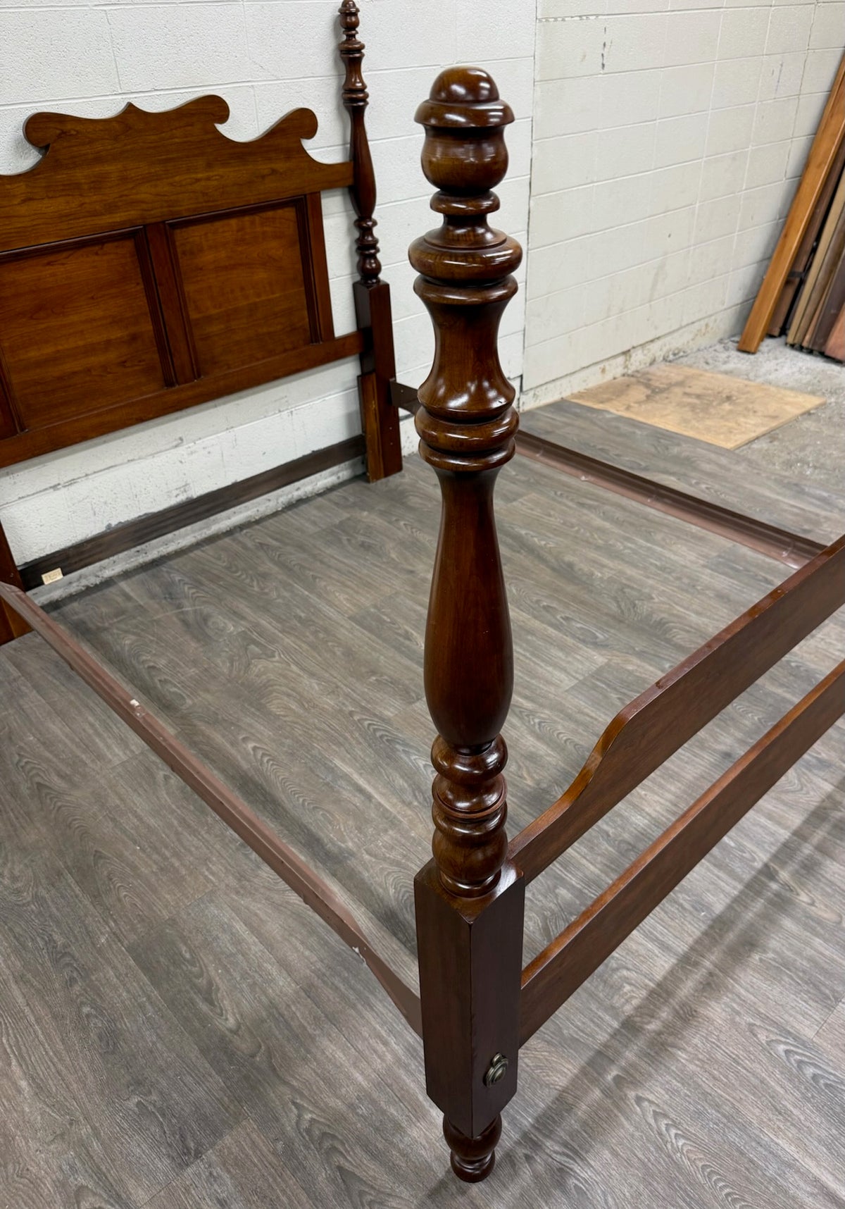 Vintage Full Size Thomasville Heirloom Collection Cherry Wood Four Poster Bed