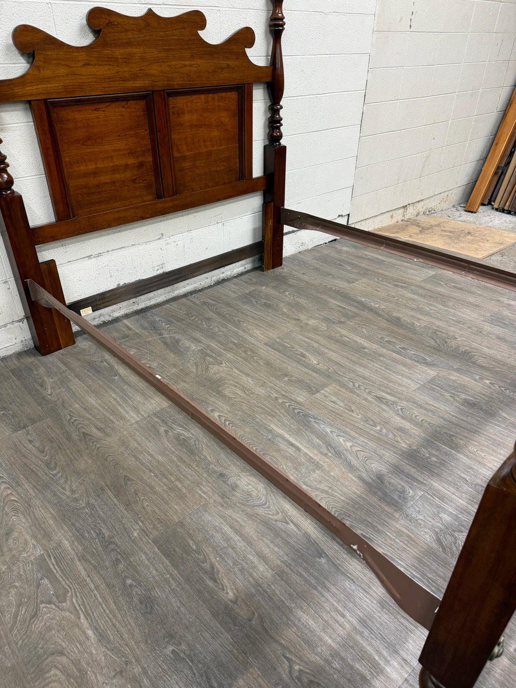 Vintage Full Size Thomasville Heirloom Collection Cherry Wood Four Poster Bed