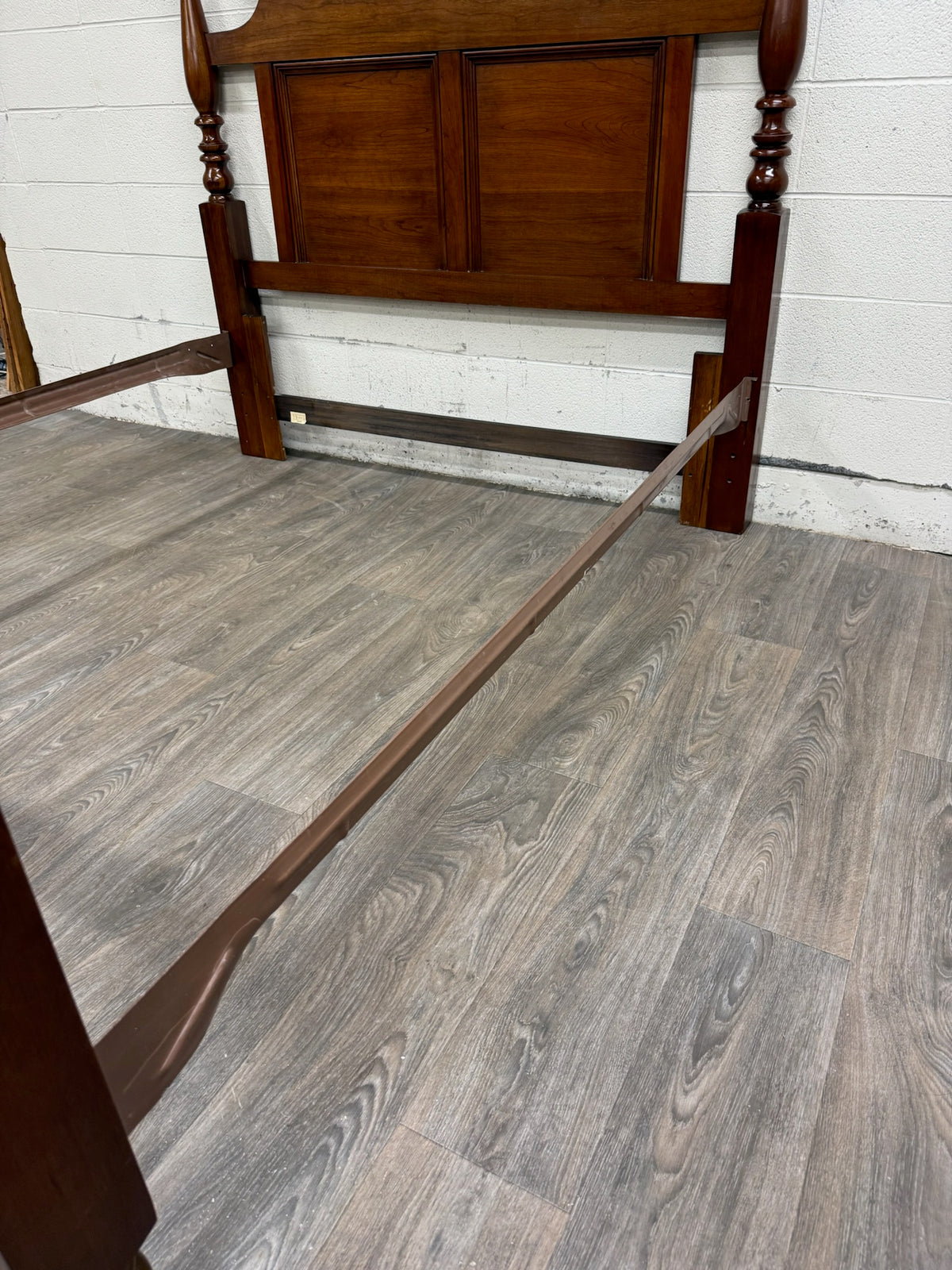 Vintage Full Size Thomasville Heirloom Collection Cherry Wood Four Poster Bed