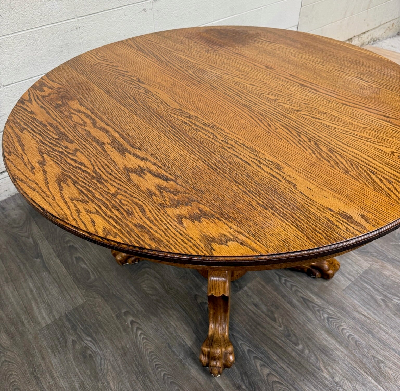 Vintage 48 Inch Round Quarter Sawn Oak Lion Paw Claw Foot Pedestal Dining Table