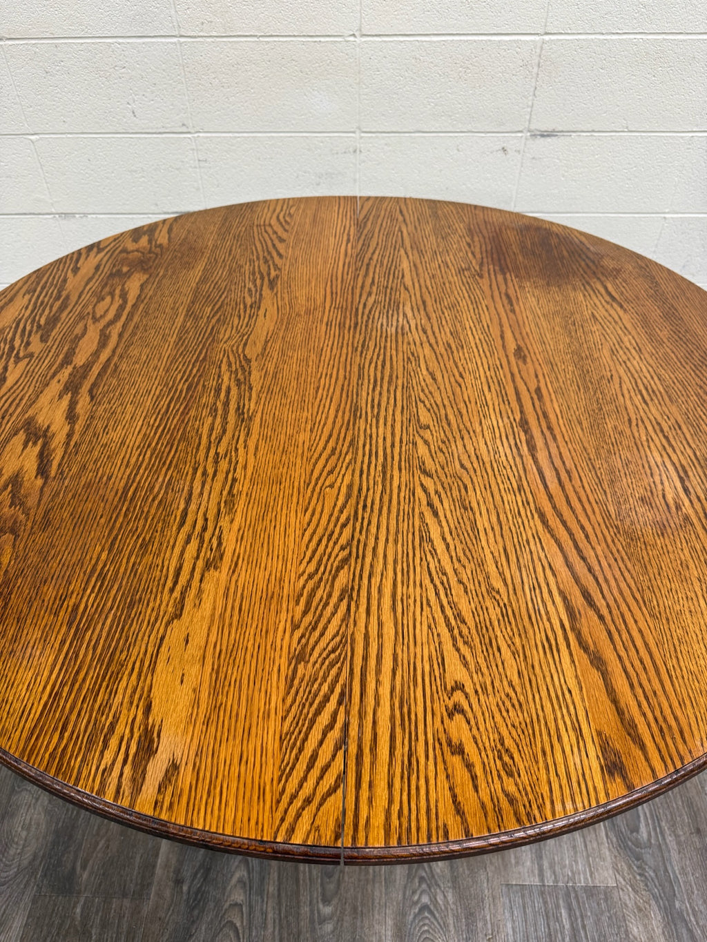 Vintage 48 Inch Round Quarter Sawn Oak Lion Paw Claw Foot Pedestal Dining Table