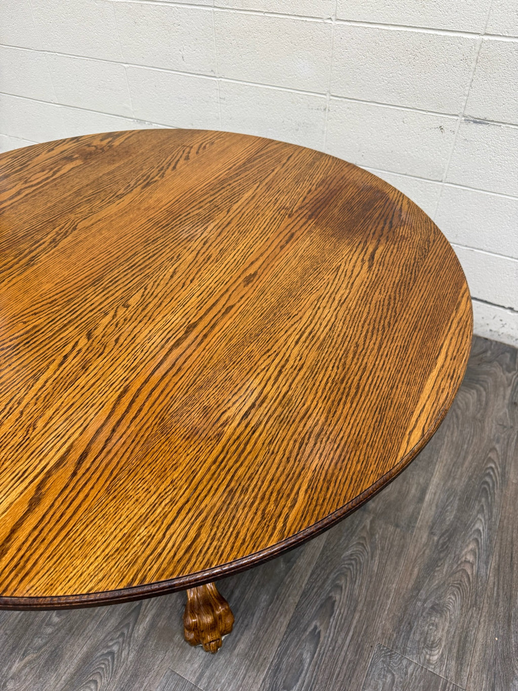 Vintage 48 Inch Round Quarter Sawn Oak Lion Paw Claw Foot Pedestal Dining Table