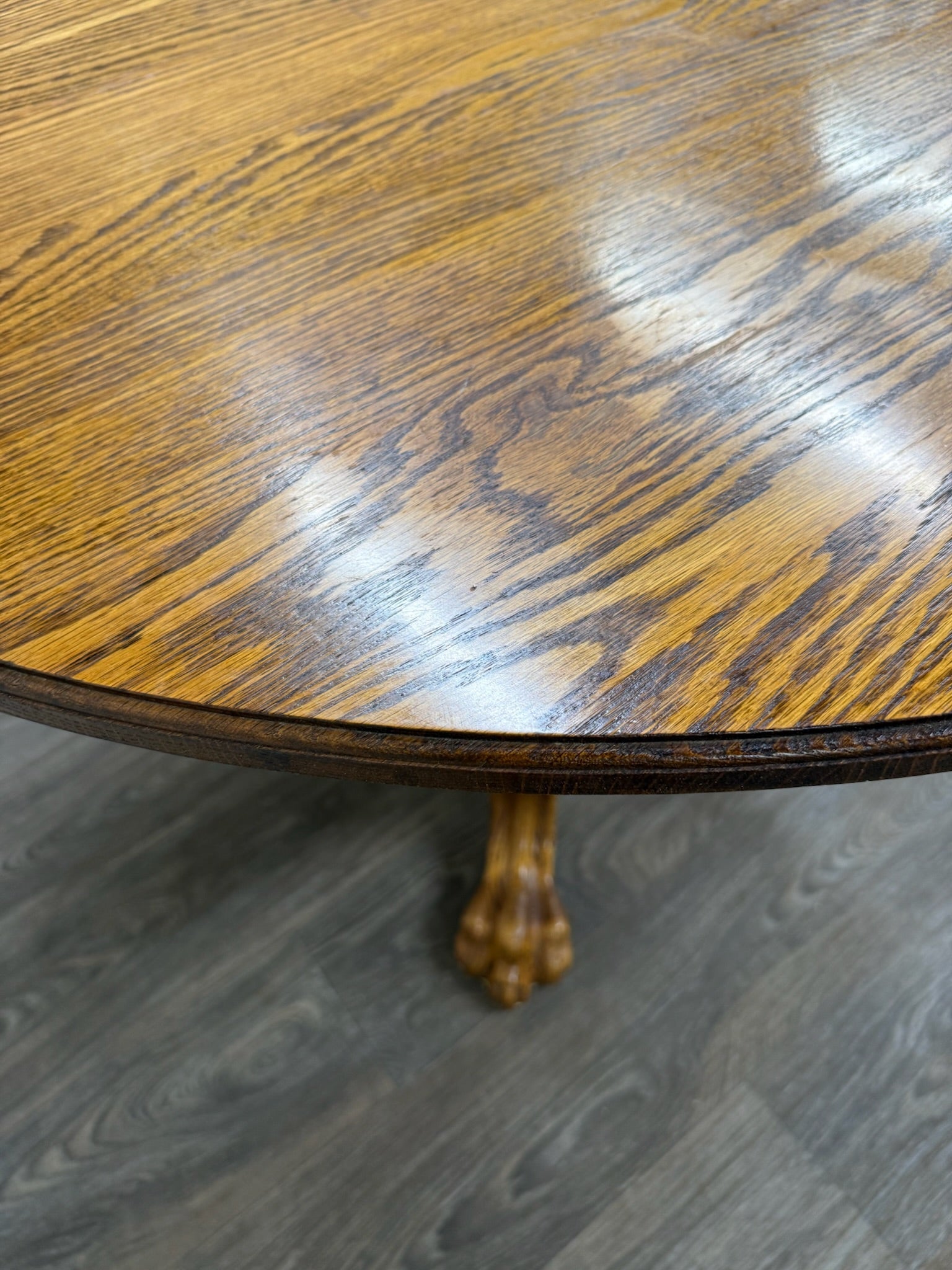 Vintage 48 Inch Round Quarter Sawn Oak Lion Paw Claw Foot Pedestal Dining Table