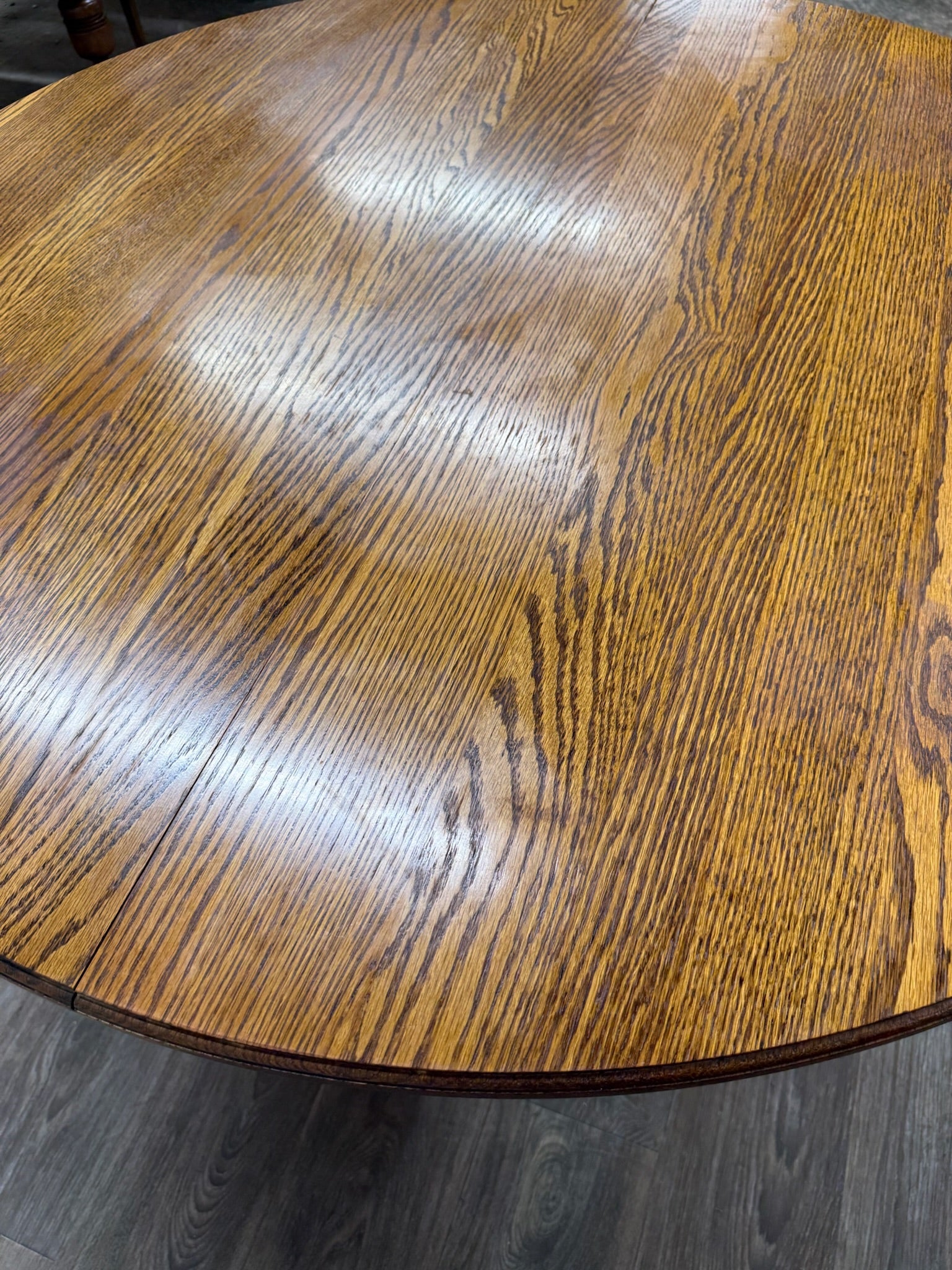 Vintage 48 Inch Round Quarter Sawn Oak Lion Paw Claw Foot Pedestal Dining Table