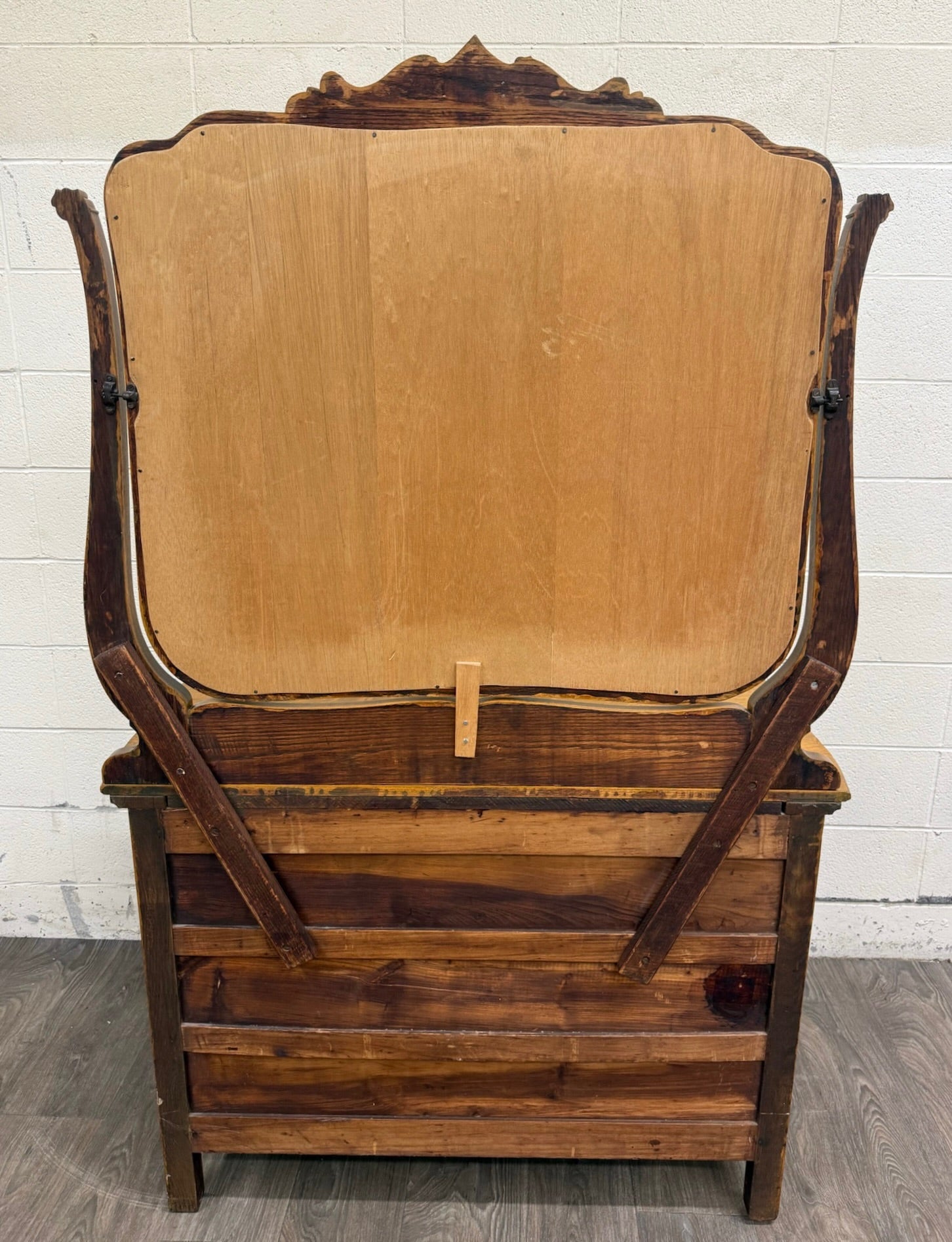 Antique Victorian Tiger Oak Serpentine Dresser with Beveled Mirror