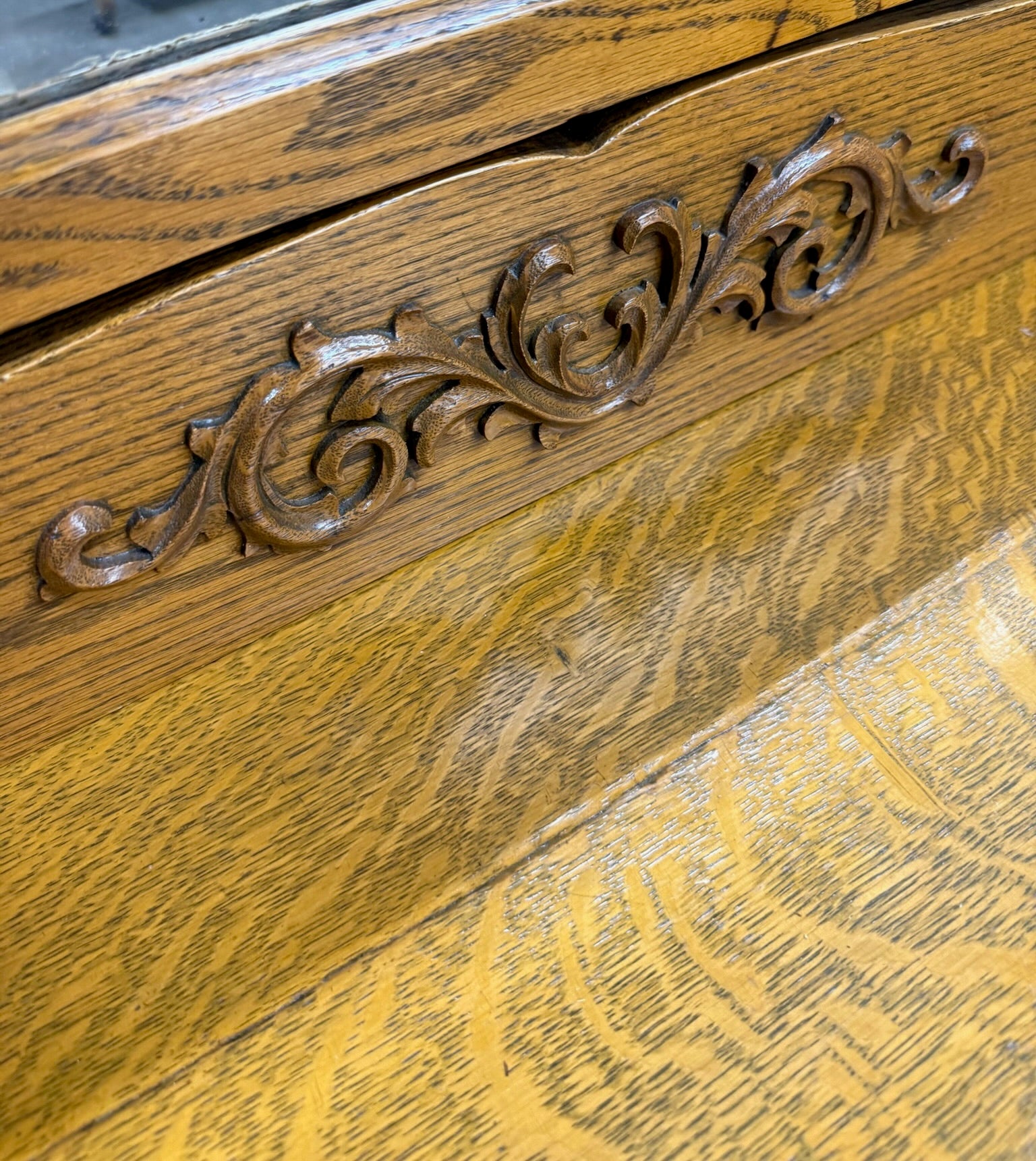 Antique Victorian Tiger Oak Serpentine Dresser with Beveled Mirror