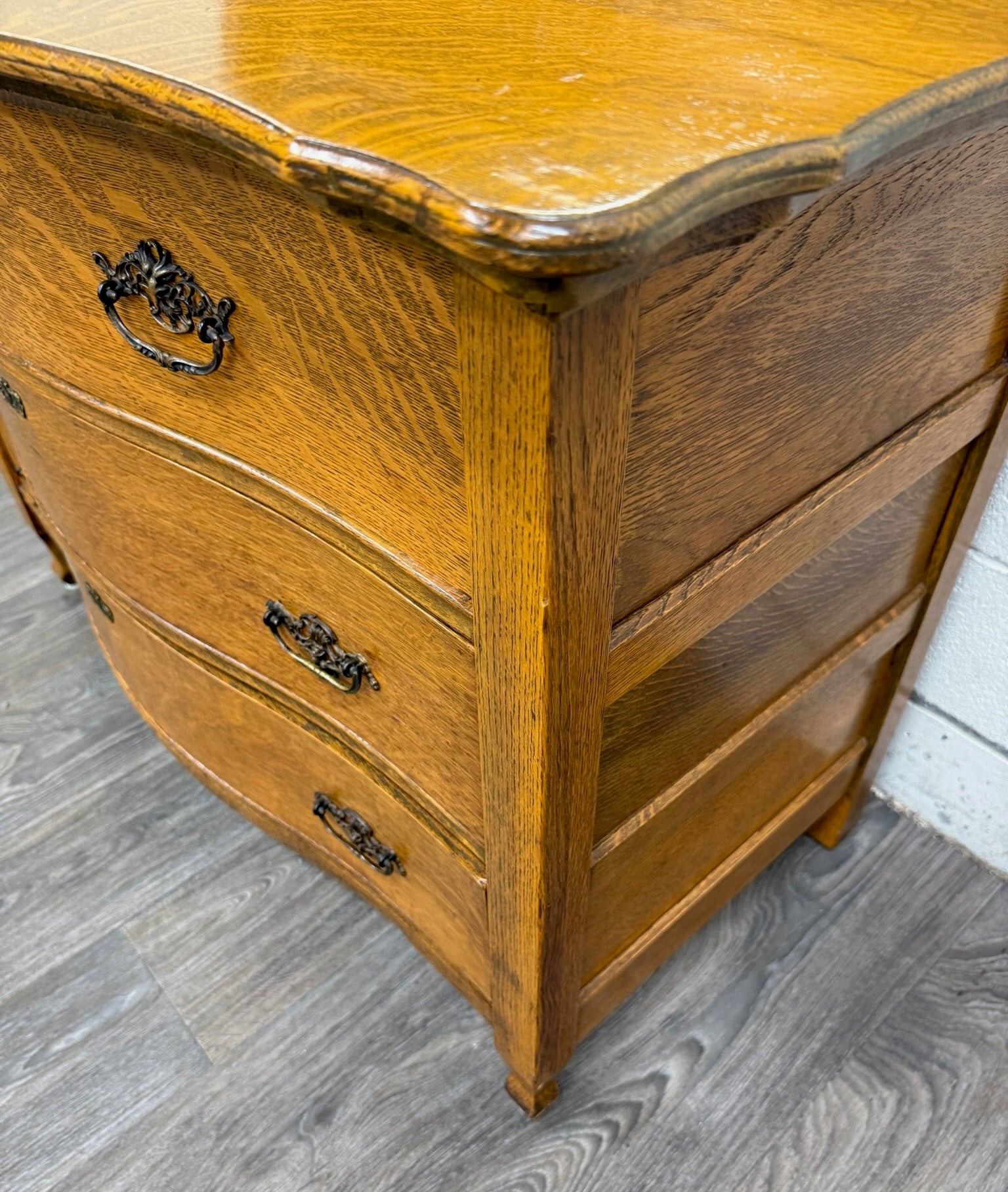 Antique Victorian Tiger Oak Serpentine Dresser with Beveled Mirror