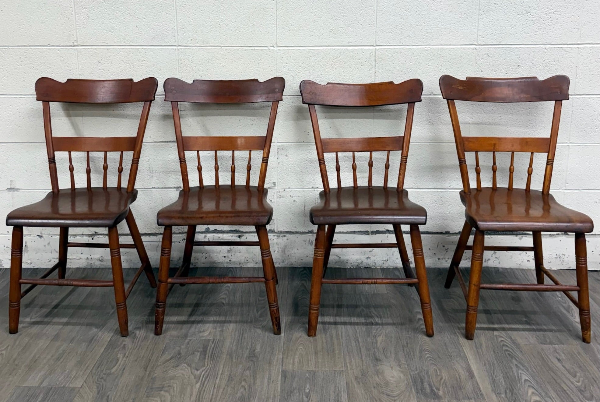Antique American Country Farmhouse Plank Seat Dining Chairs - Set of 4
