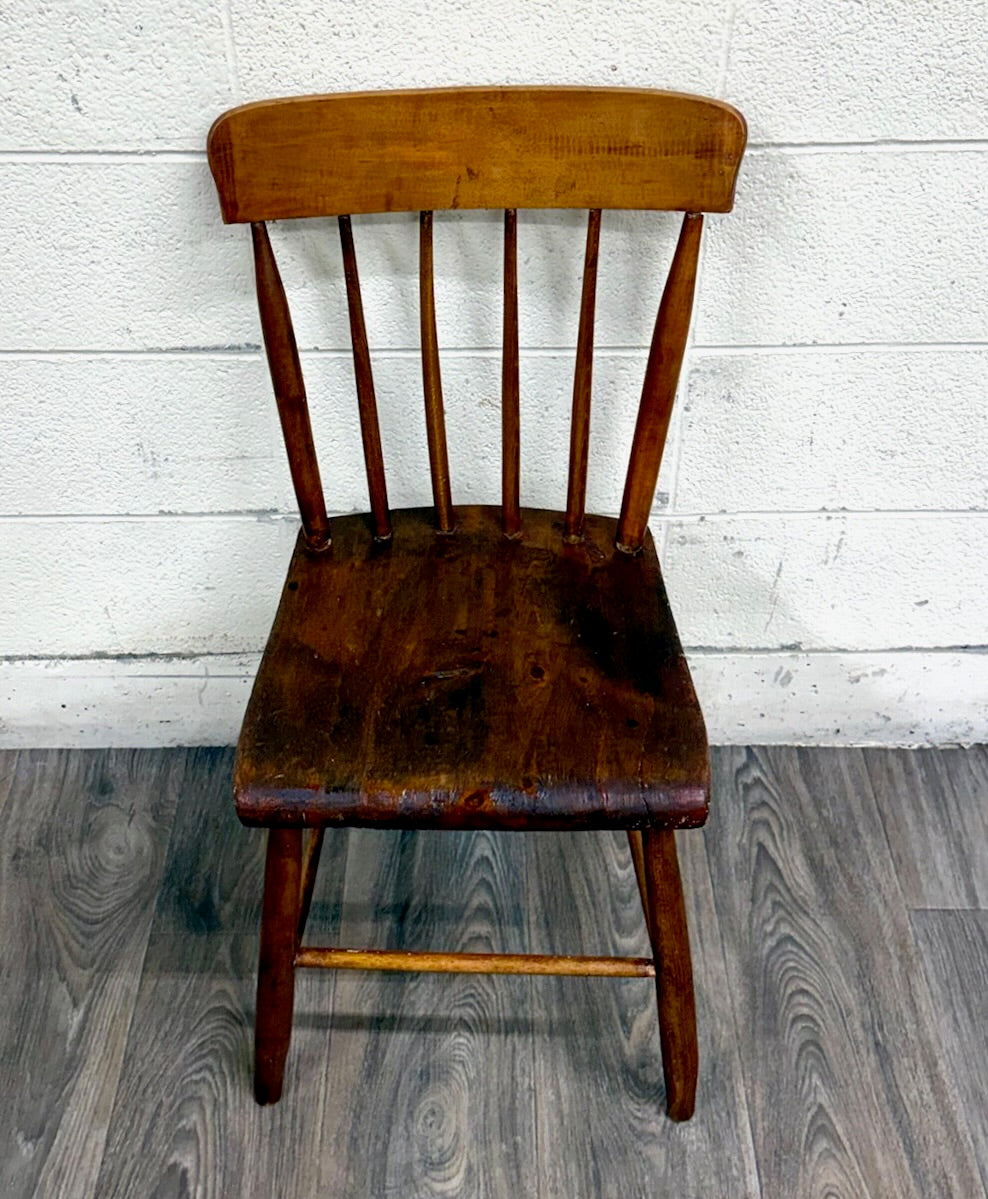 Antique American Windsor Farmhouse Style Plank Seat Dining Side Accent Chair