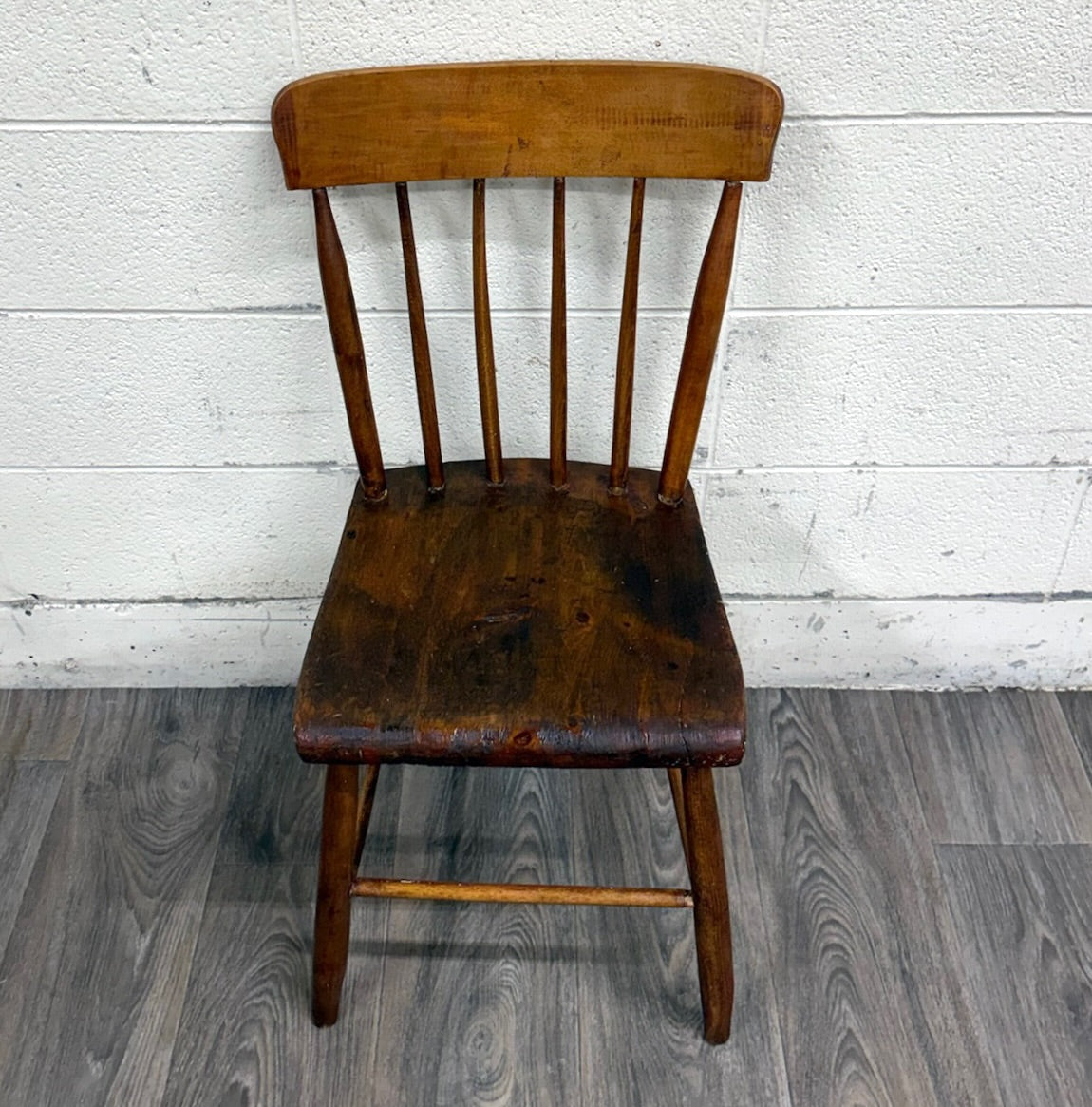 Antique American Windsor Farmhouse Style Plank Seat Dining Side Accent Chair