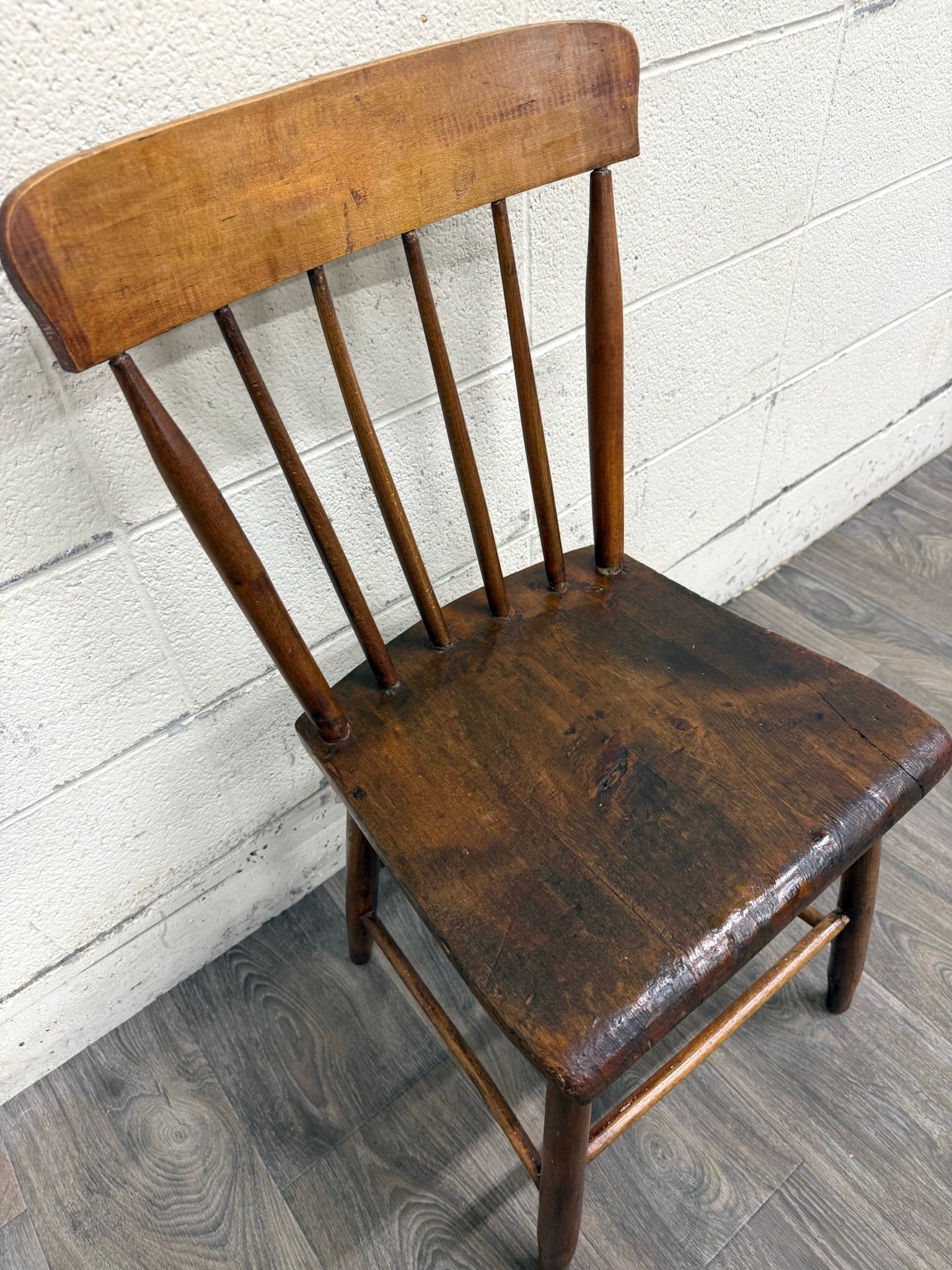 Antique American Windsor Farmhouse Style Plank Seat Dining Side Accent Chair