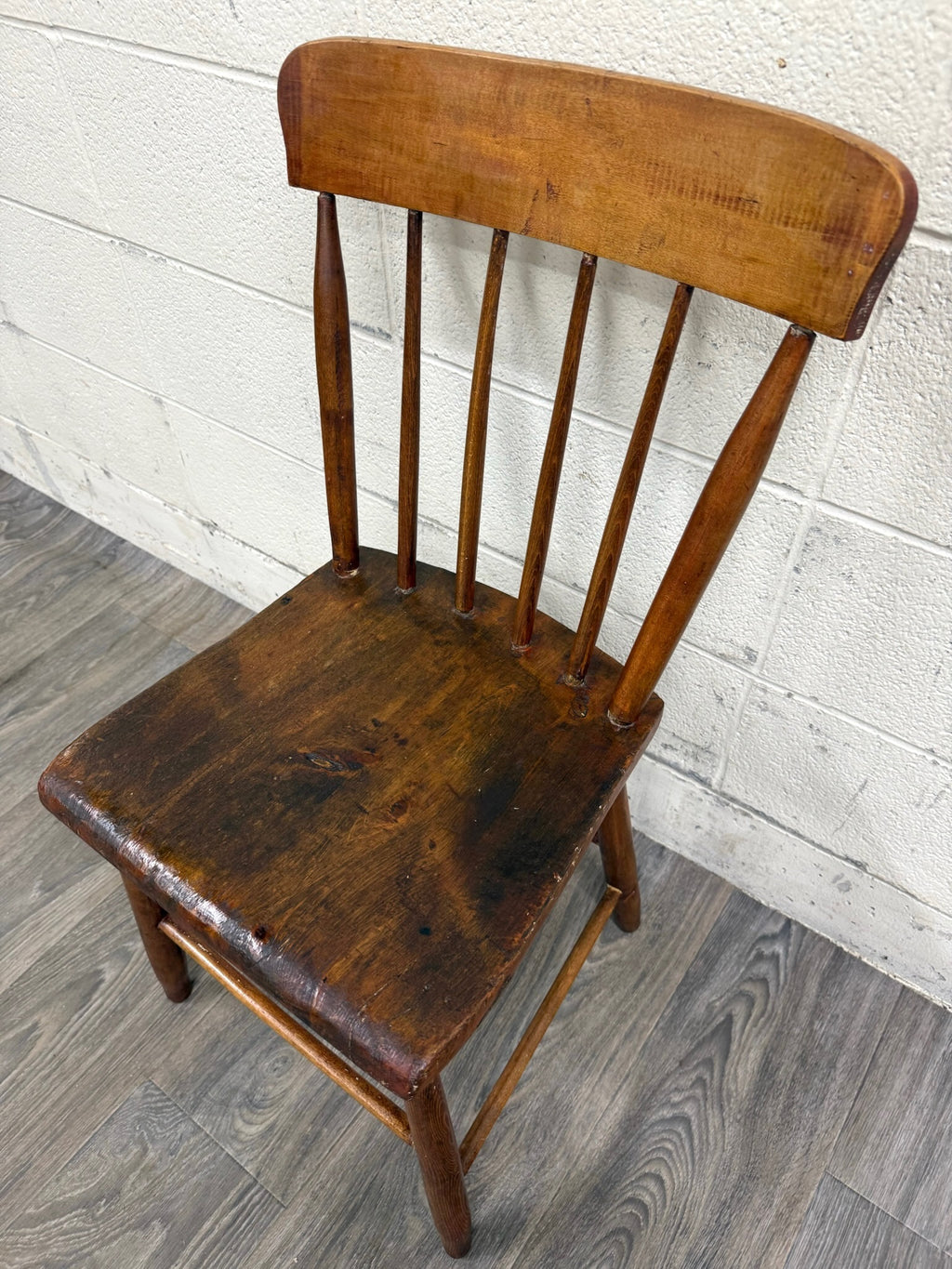 Antique American Windsor Farmhouse Style Plank Seat Dining Side Accent Chair