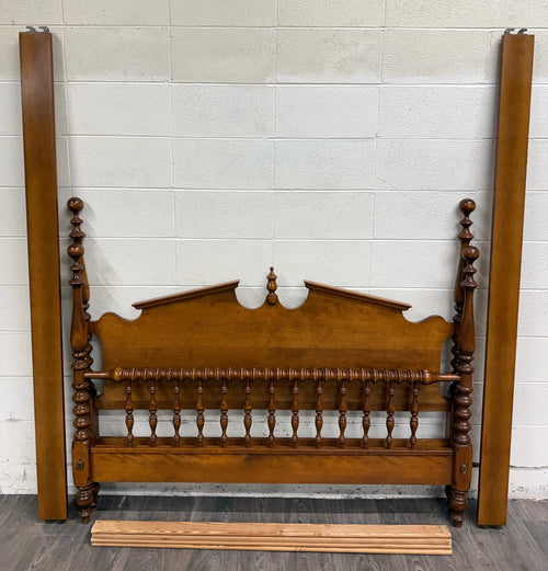 Vintage Ethan Allen Heirloom Nutmeg Maple Queen Size Four Poster Pediment Bed