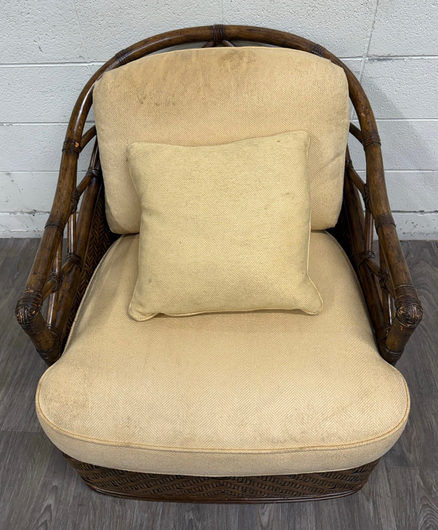 Lexington Tommy Bahama Bali Hai Collection Diamond Cove Rattan Swivel Chair
