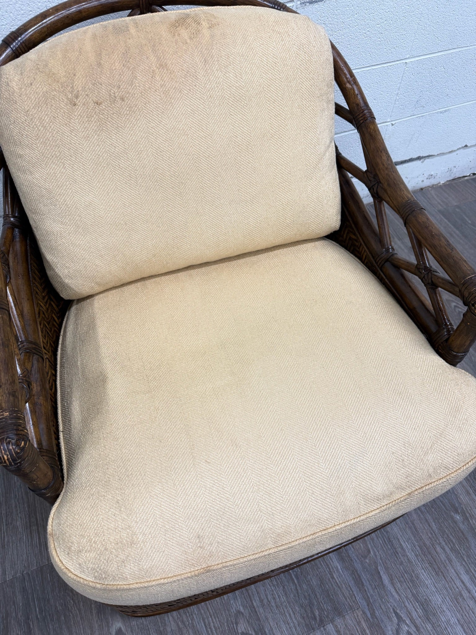 Lexington Tommy Bahama Bali Hai Collection Diamond Cove Rattan Swivel Chair