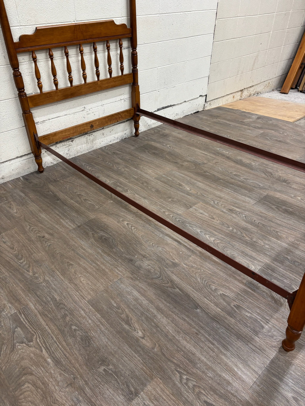 Vintage Twin Size Heywood-Wakefield Old Colony Four Poster Bed