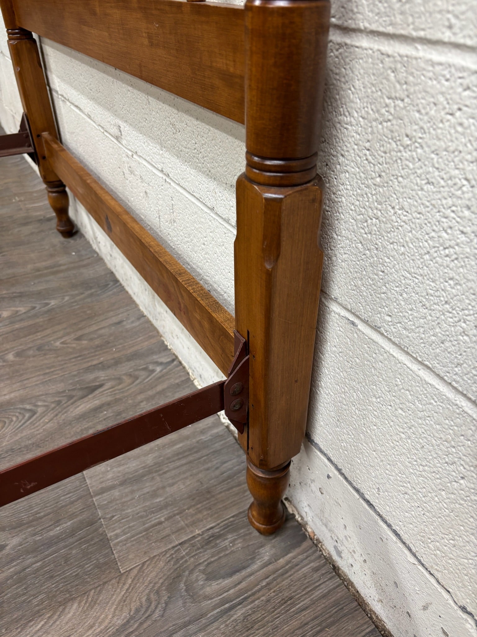 Vintage Twin Size Heywood-Wakefield Old Colony Four Poster Bed