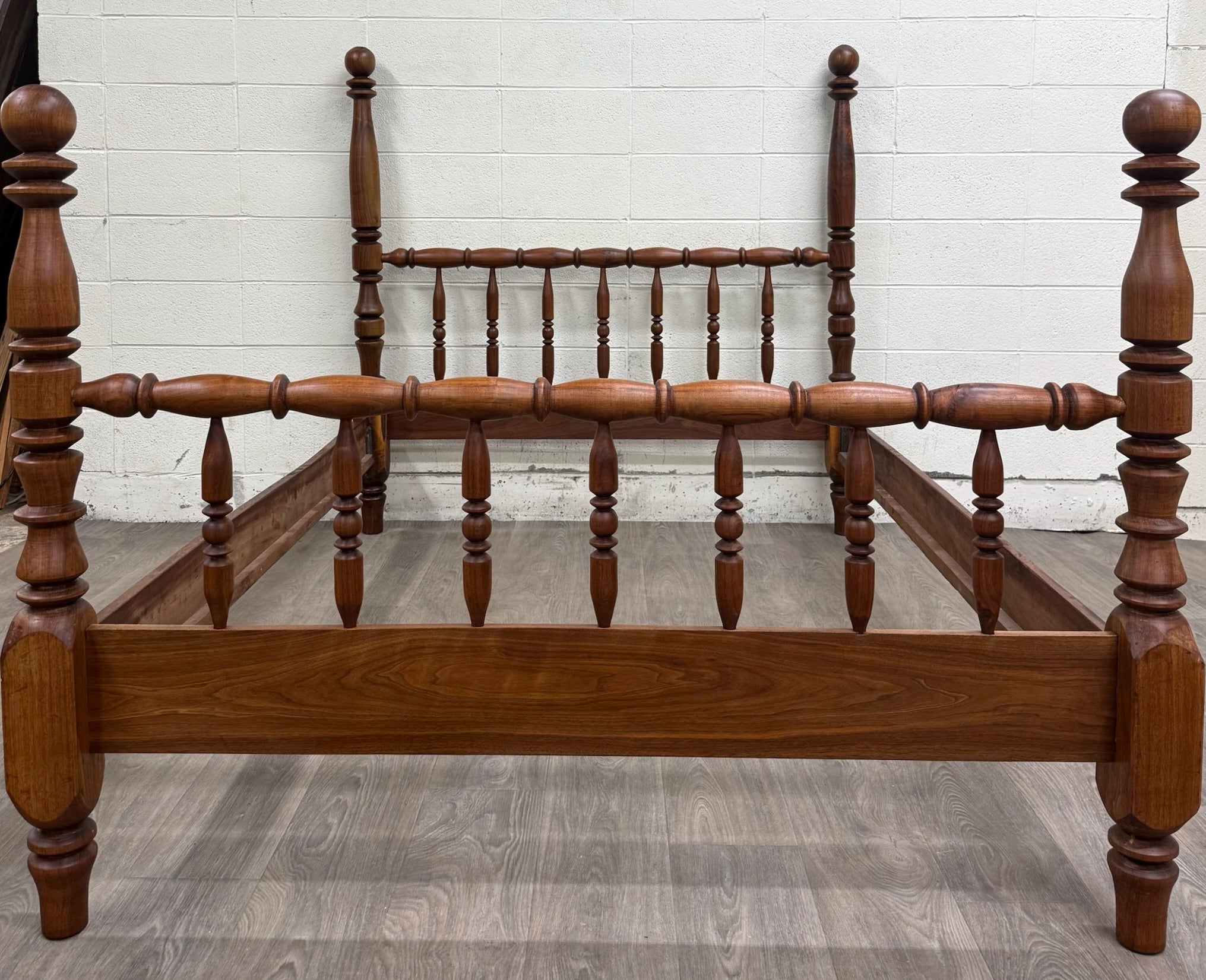 Vintage Full Size Jenny Lind Spindle Bed Spool Bed