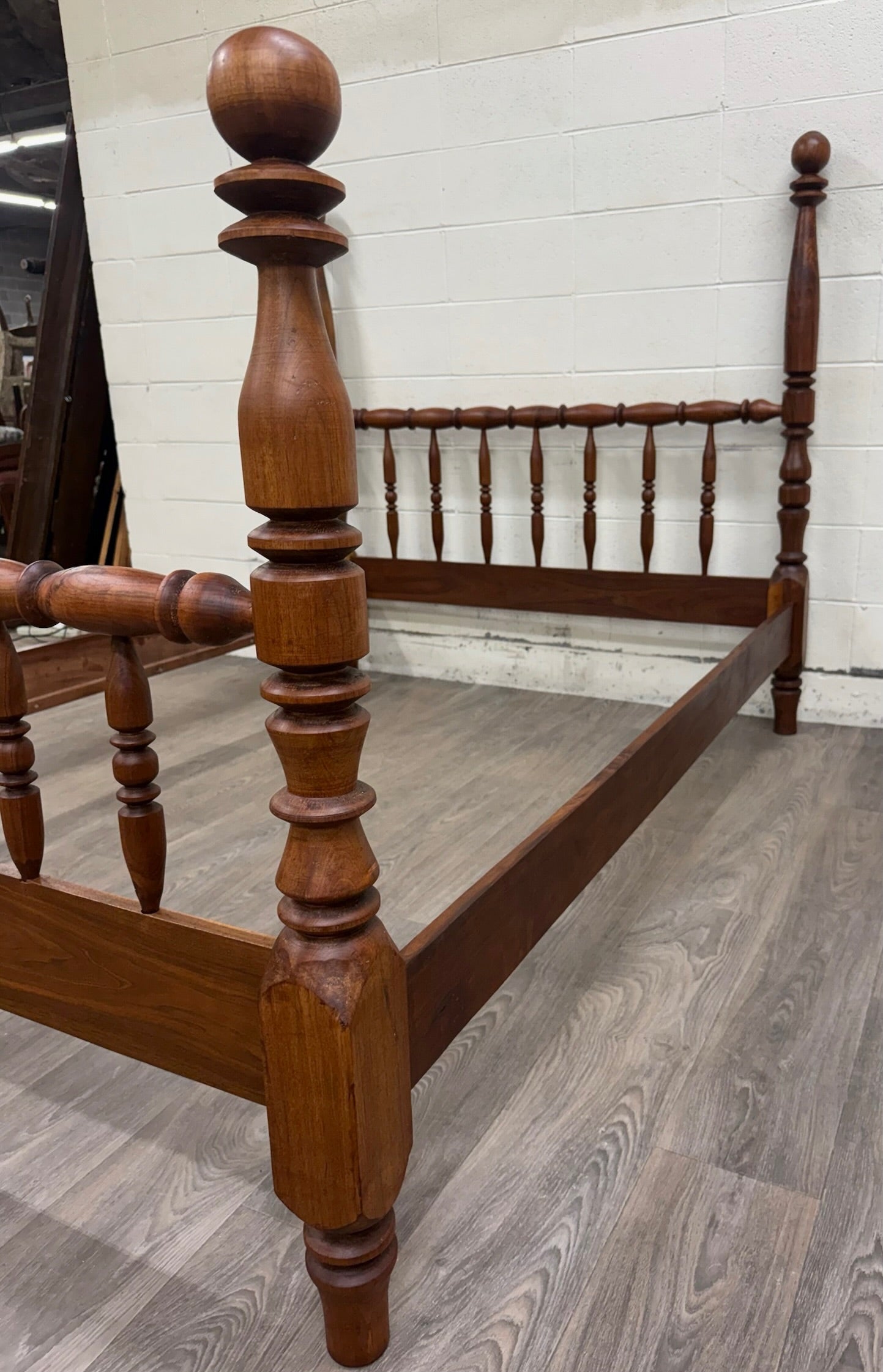 Vintage Full Size Jenny Lind Spindle Bed Spool Bed