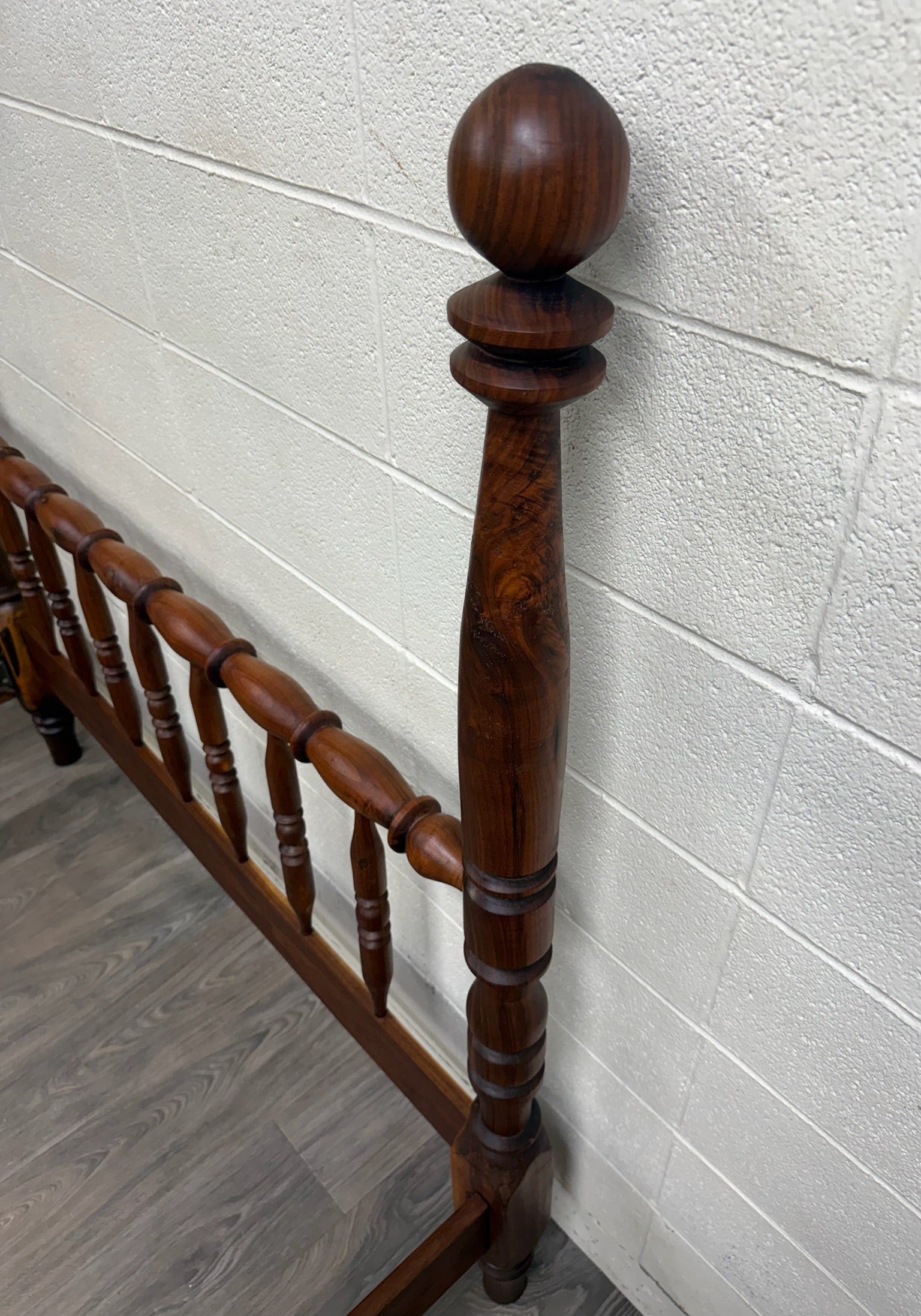 Vintage Full Size Jenny Lind Spindle Bed Spool Bed