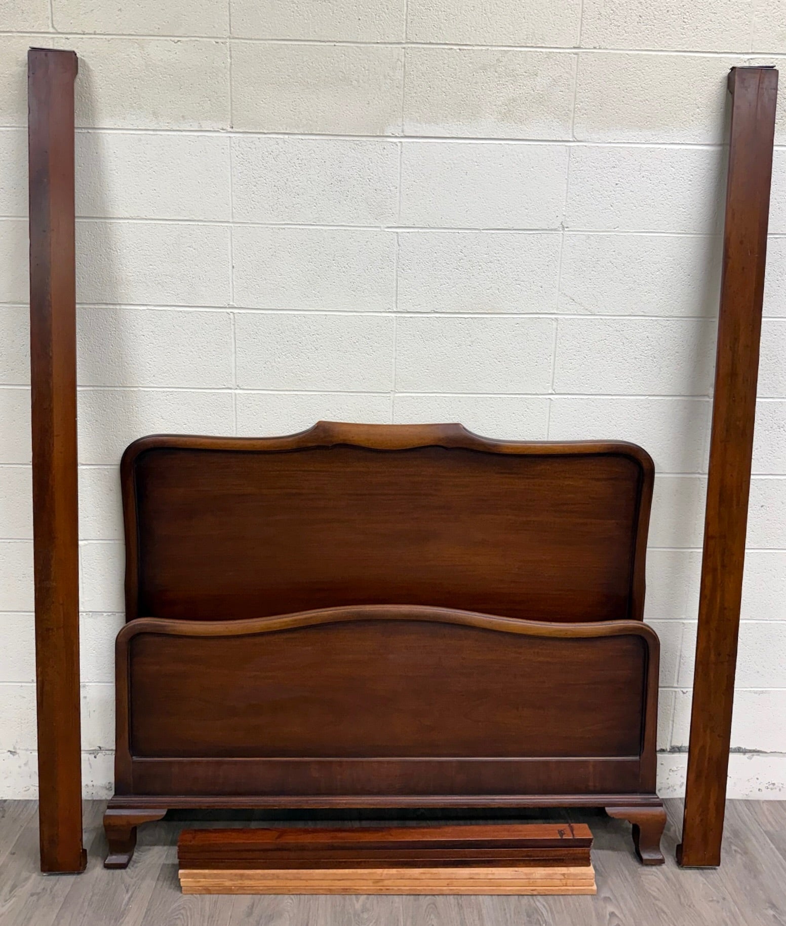 Vintage Full Size Kindel Grand Rapids Oxford 176E Chippendale Style Bed