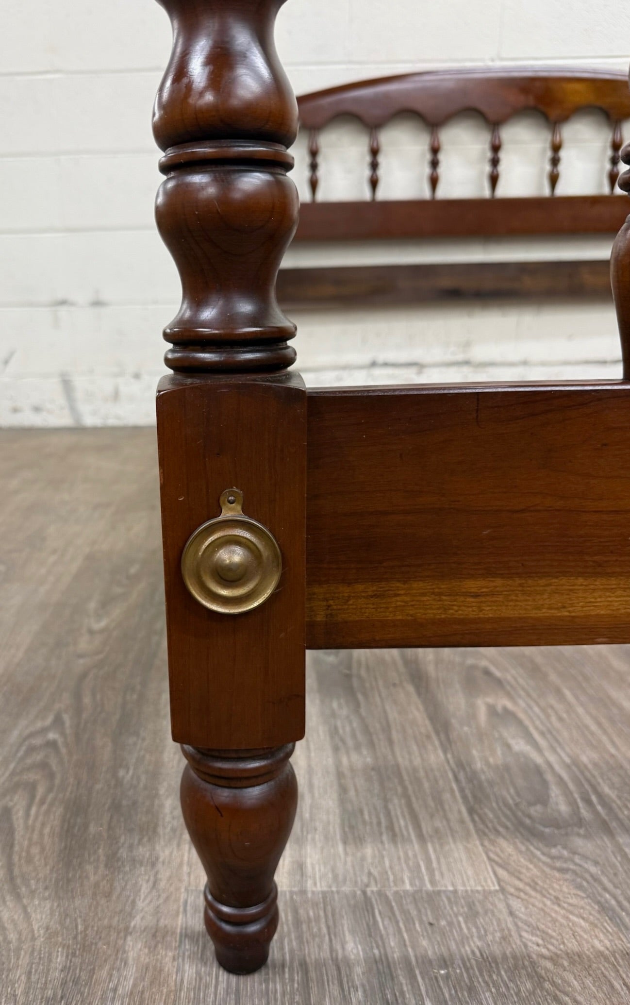 Vintage Full Size Colonial Revival Spindle Bed
