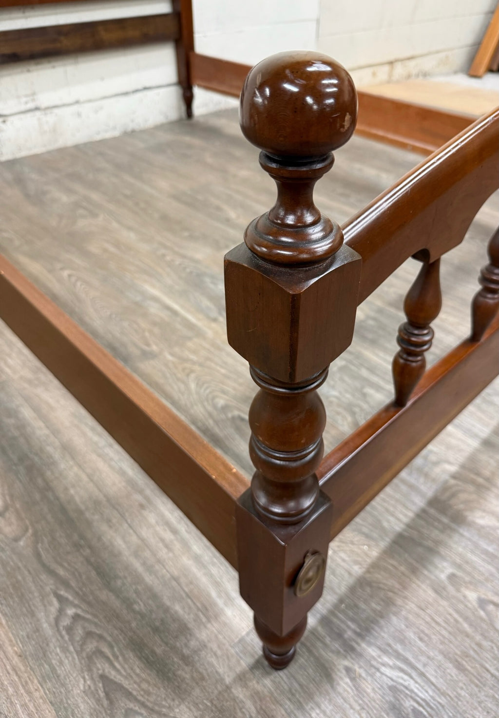 Vintage Full Size Colonial Revival Spindle Bed
