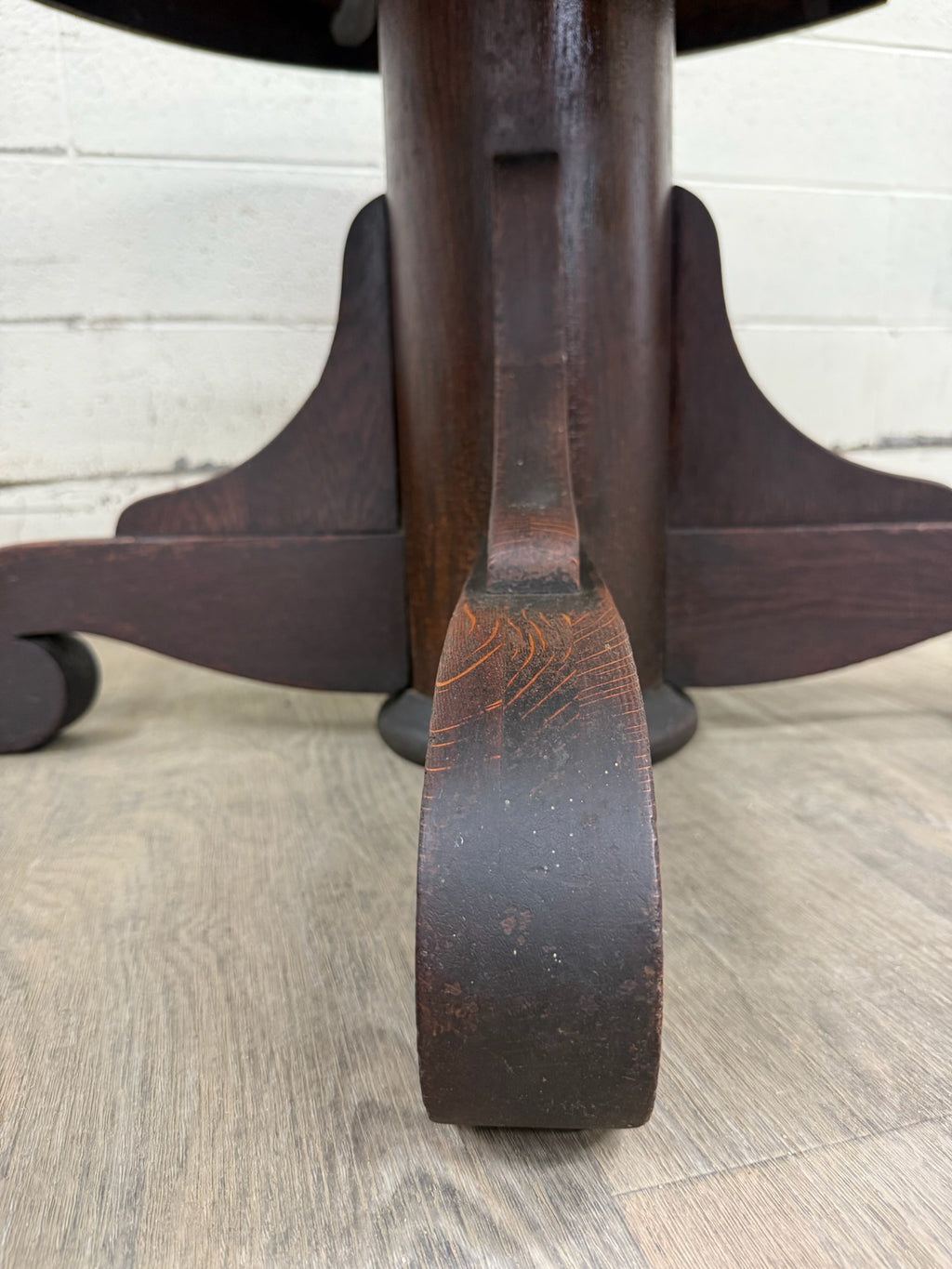 Antique American Empire Style Scroll Foot Pedestal Dining Table Breakfast Table