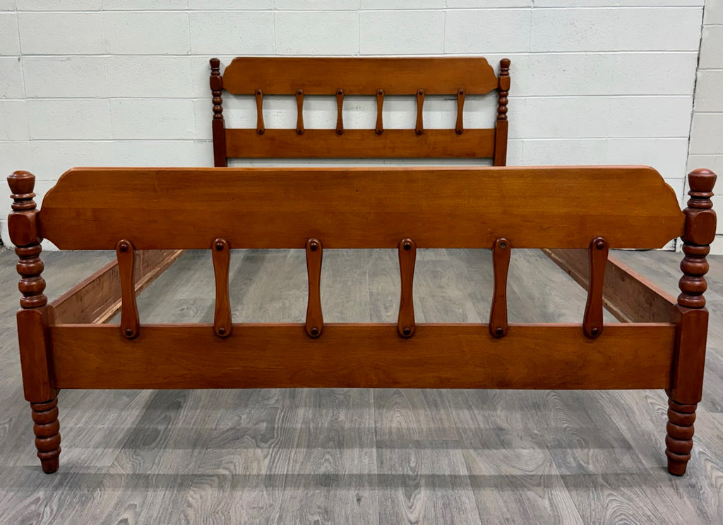 Vintage Full Size Early American Colonial Style Maple Spindle Low Poster Bed