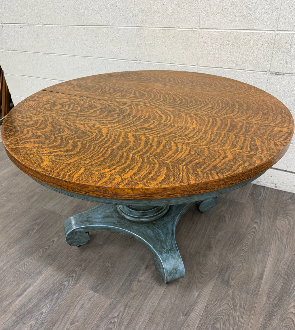 Antique 48 Inch Tiger Oak Round Pedestal Dining Table