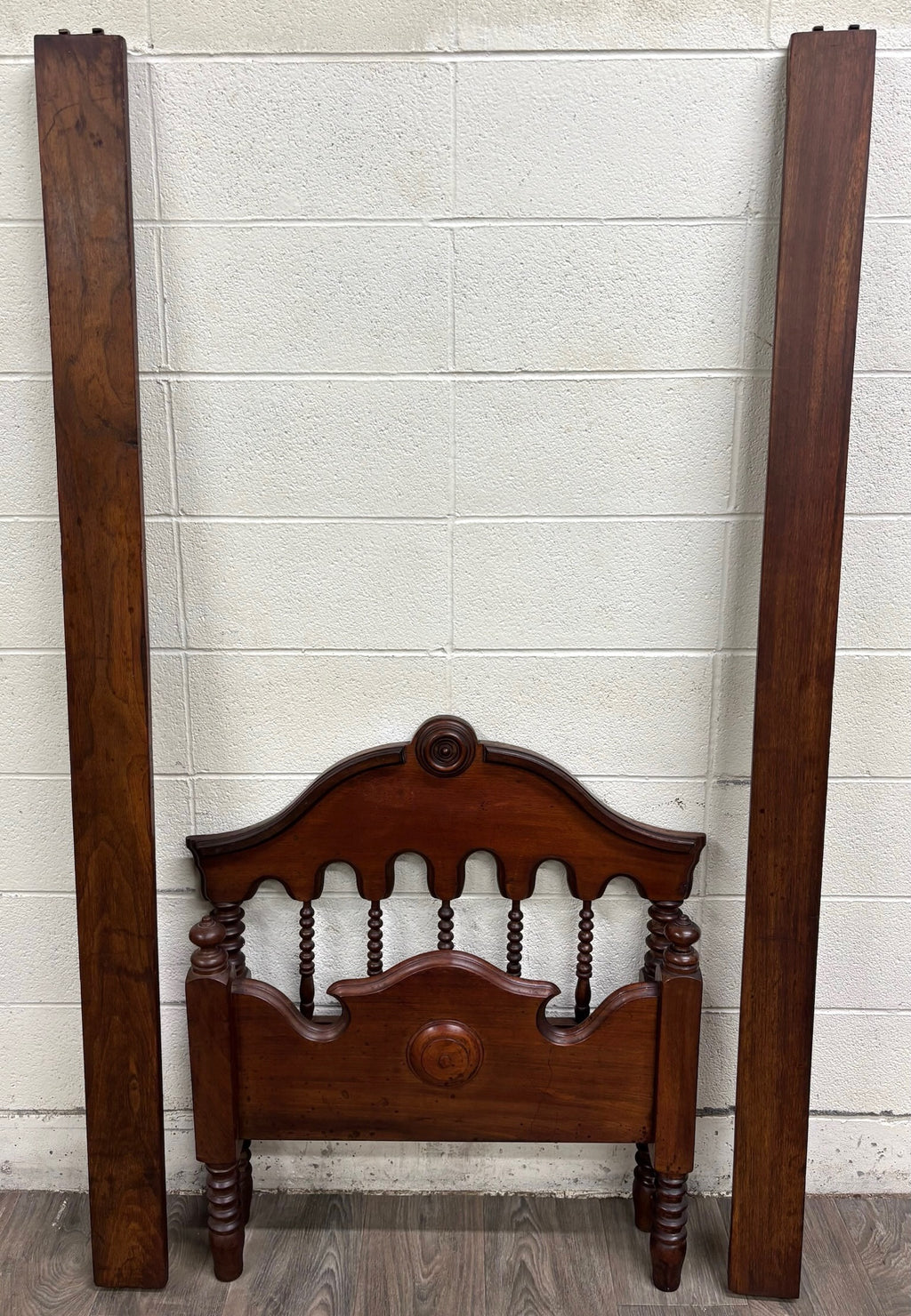 Antique Victorian Late 19th Century Walnut Daybed Youth Bed