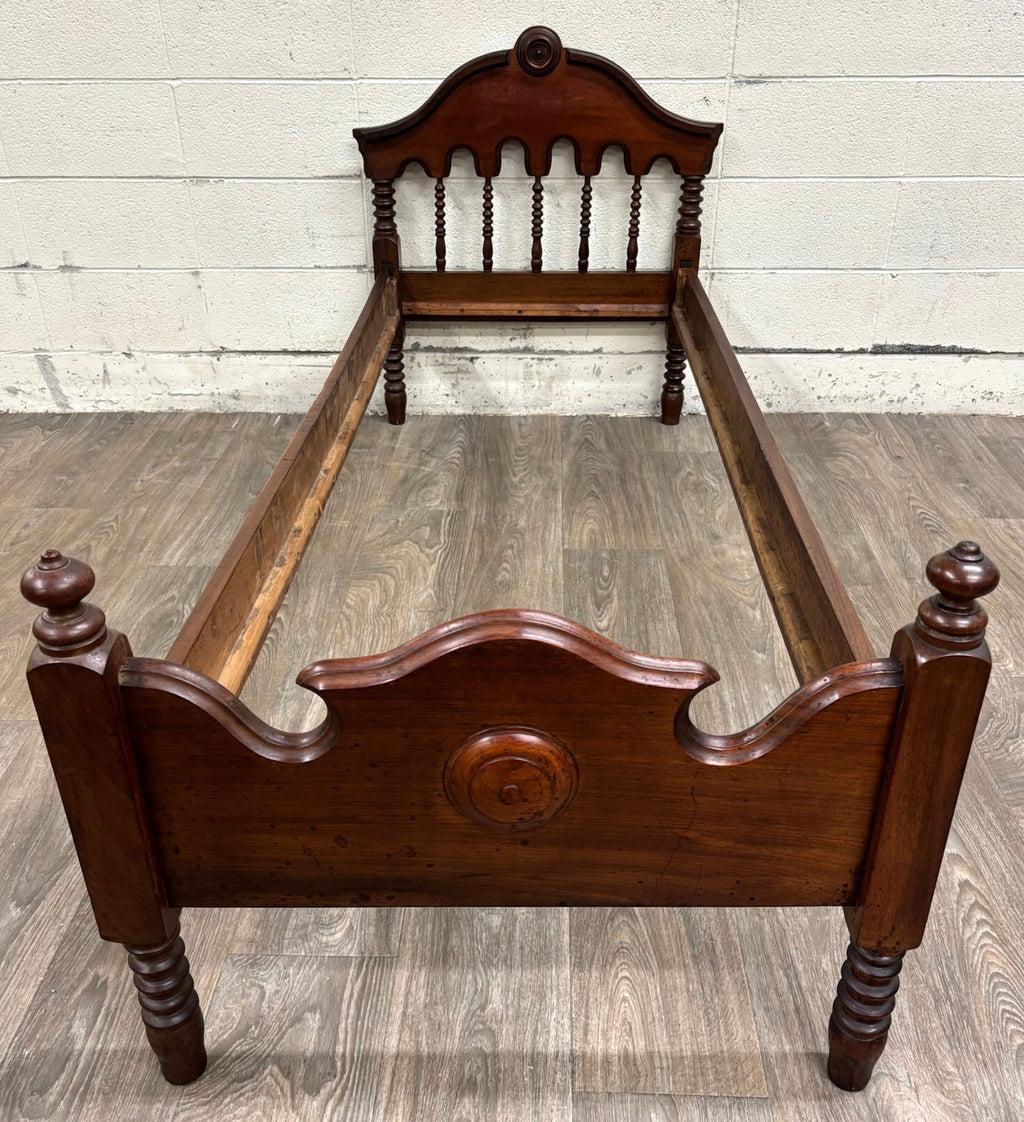 Antique Victorian Late 19th Century Walnut Daybed Youth Bed