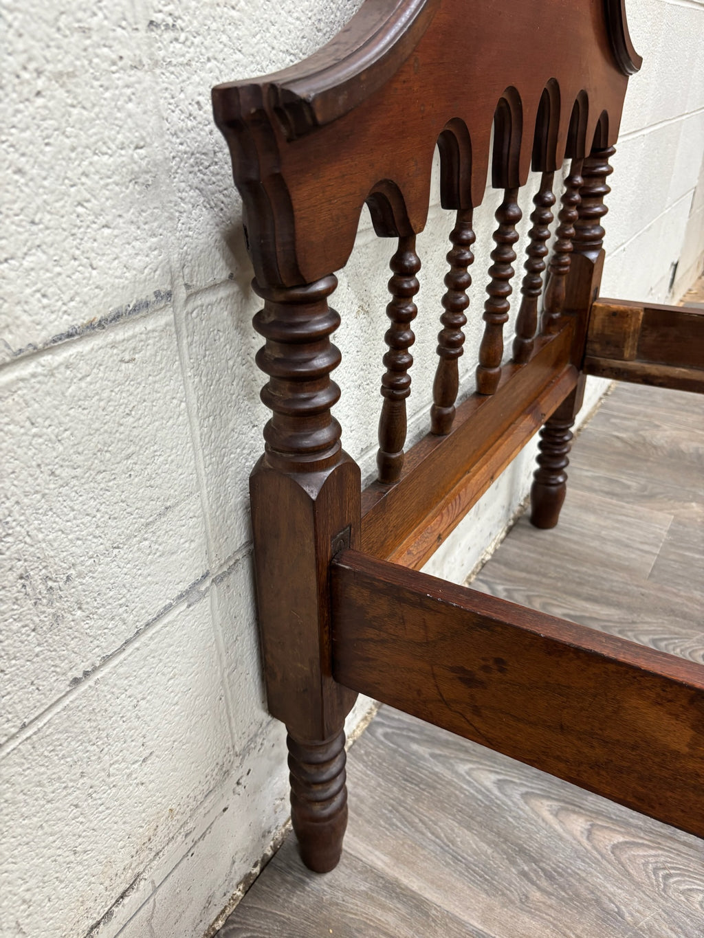 Antique Victorian Late 19th Century Walnut Daybed Youth Bed
