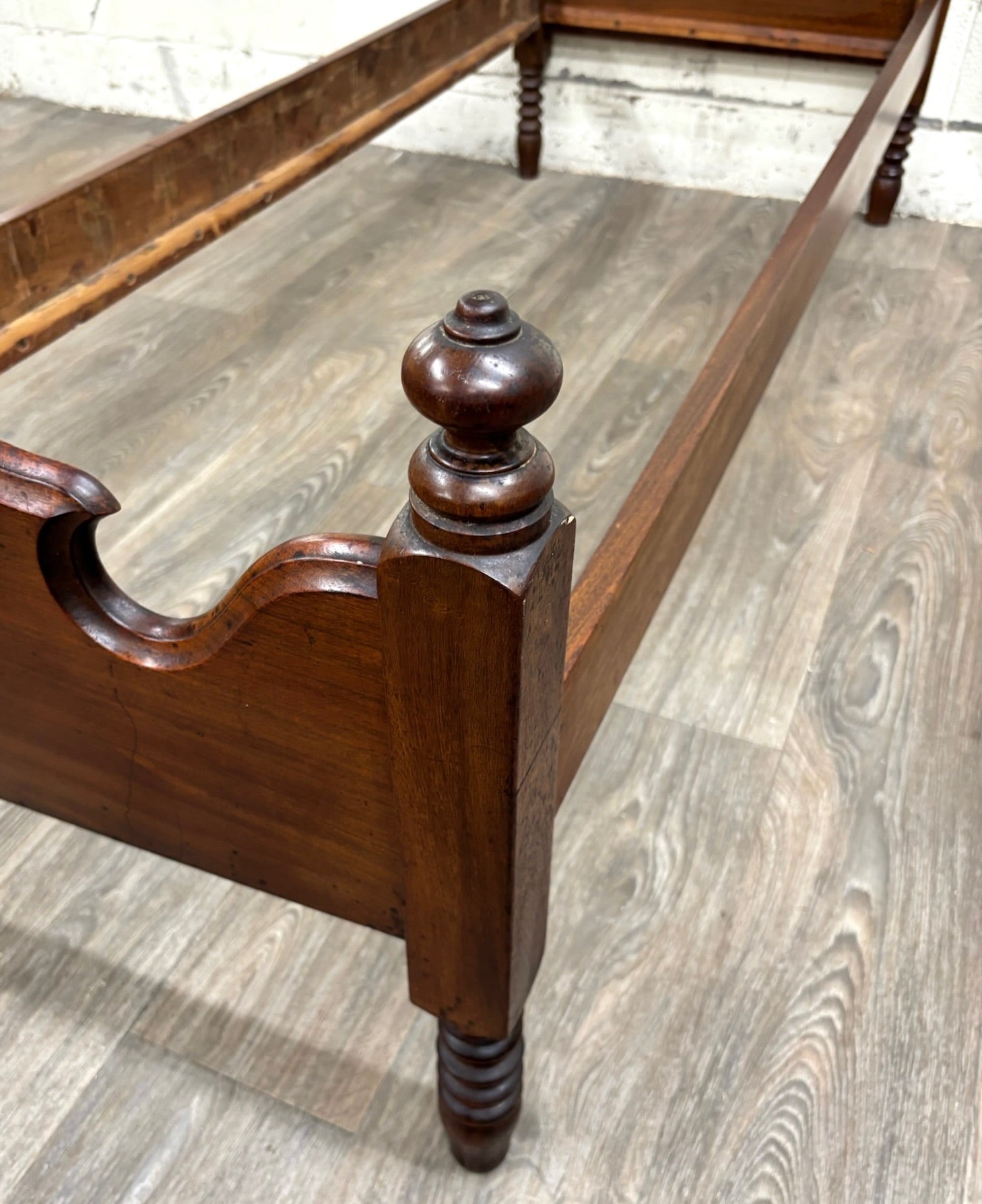 Antique Victorian Late 19th Century Walnut Daybed Youth Bed