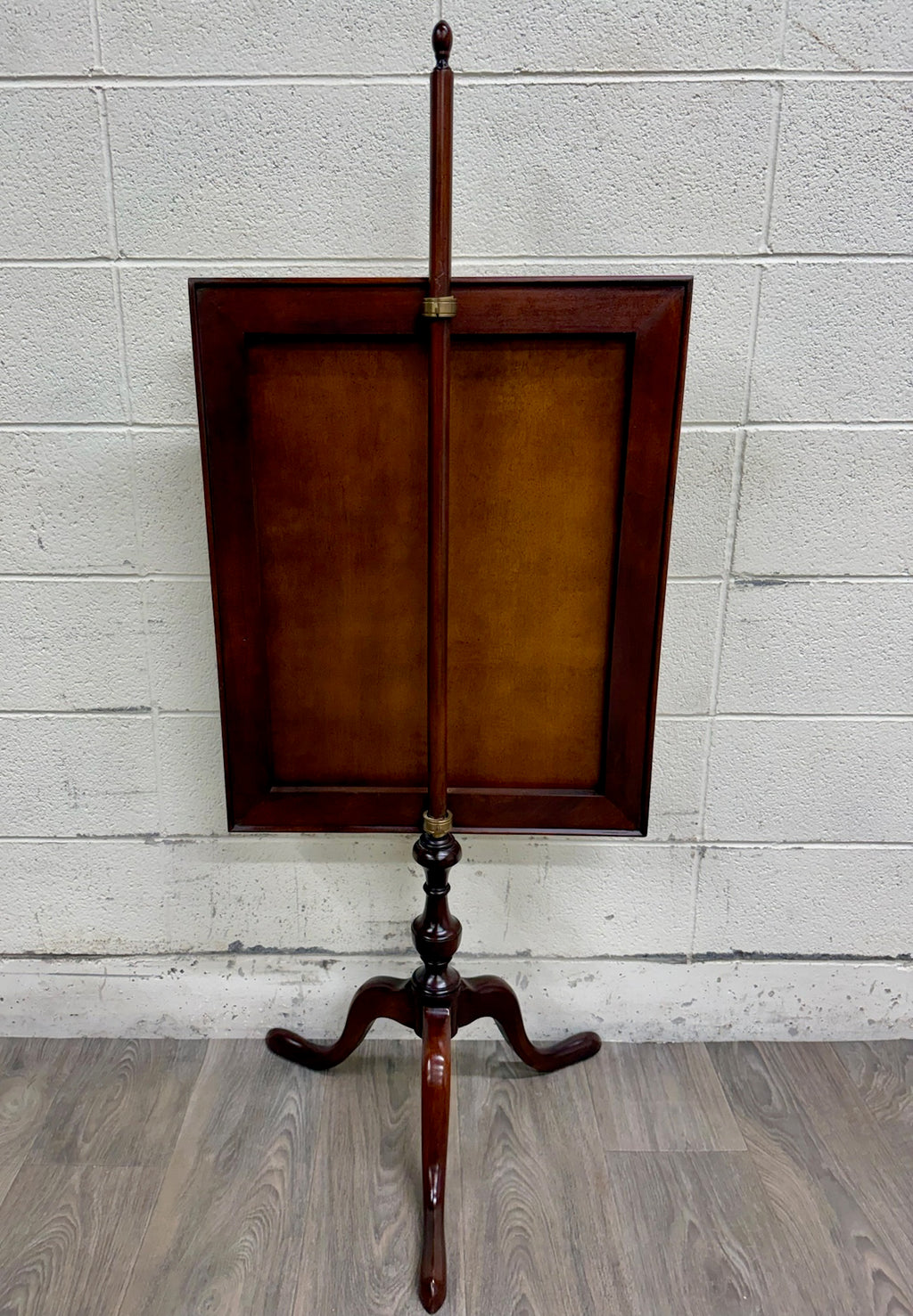 Vintage Queen Anne Style Adjustable Needlepoint Embroidered Fire Screen