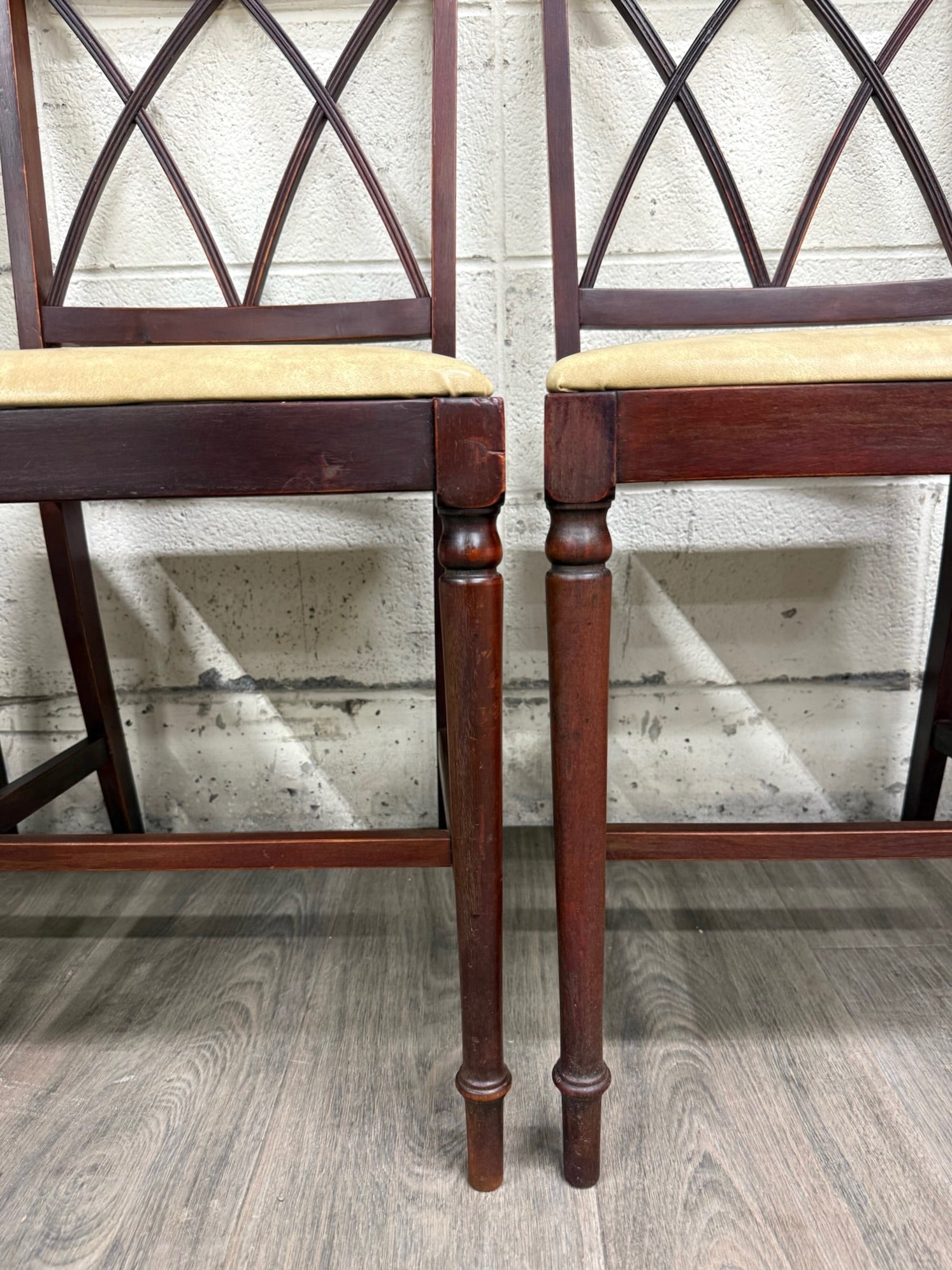 Vintage Hepplewhite Style Sheraton Revival Traditional Mahogany Dining Chairs
