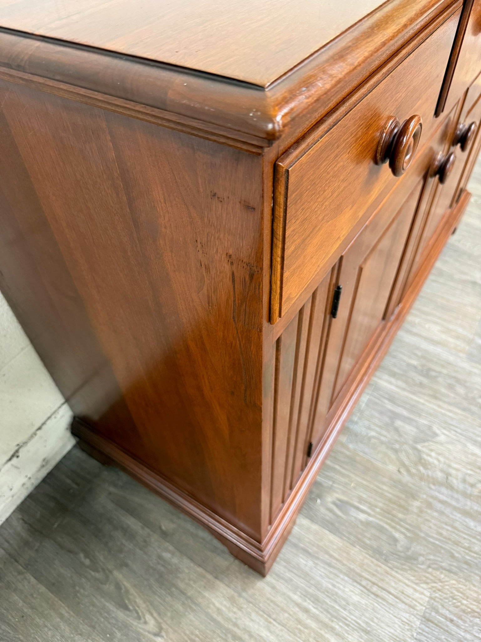Vintage American Traditional or Country Style Mahogany Buffet Sideboard